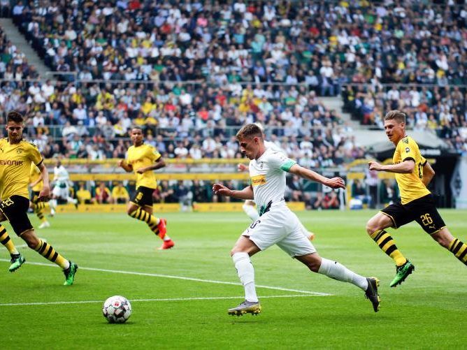 Die deutsche Bundesliga wie Dortmund gegen Gladbach - ab sofort live auf DAZN Die deutsche Bundesliga wie Dortmund gegen Gladbach - ab sofort live auf DAZN
