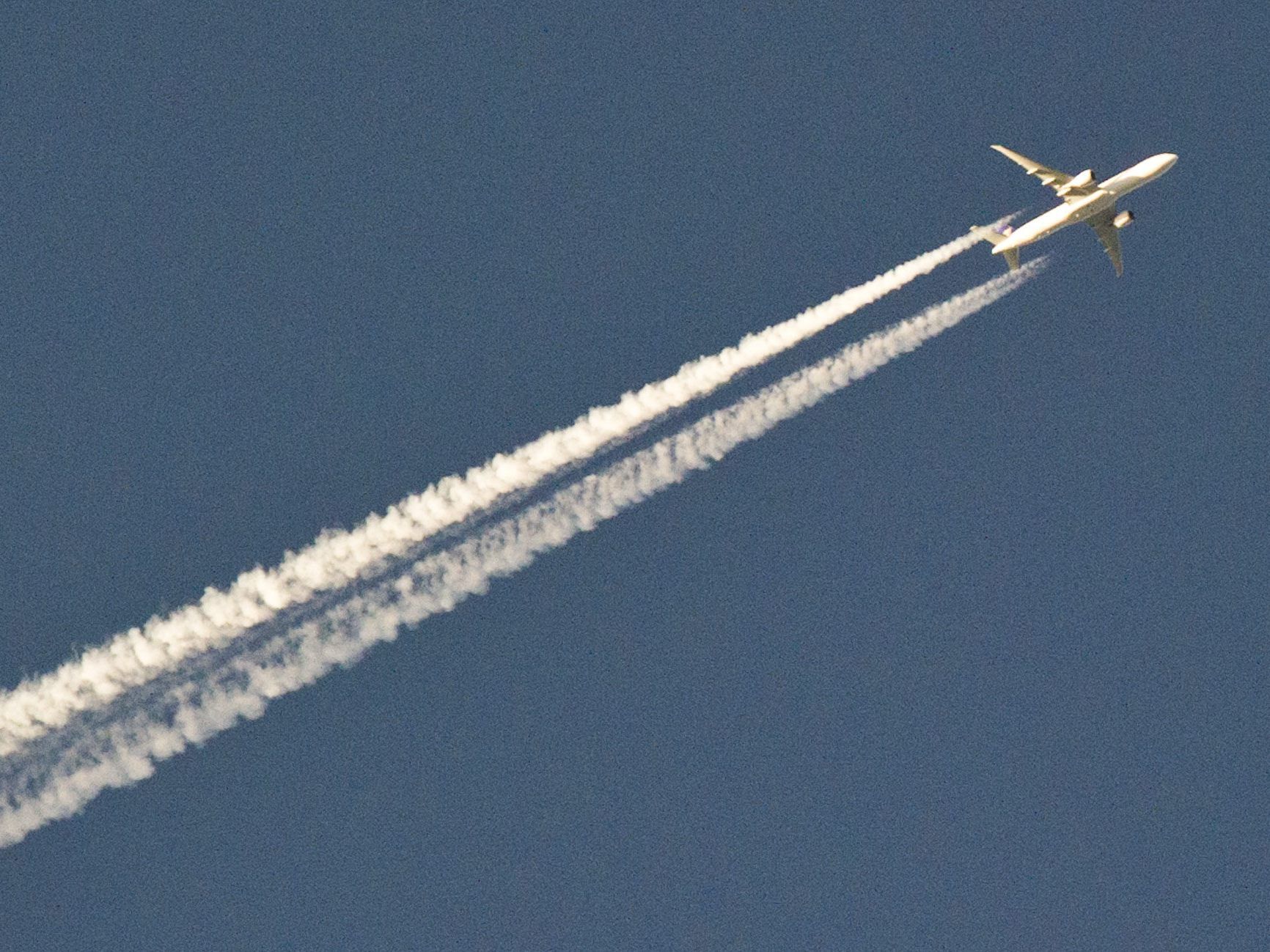 Für den Flugzeugtreibstoff Kerosin wird in Österreich keine Mineralölsteuer eingehoben.