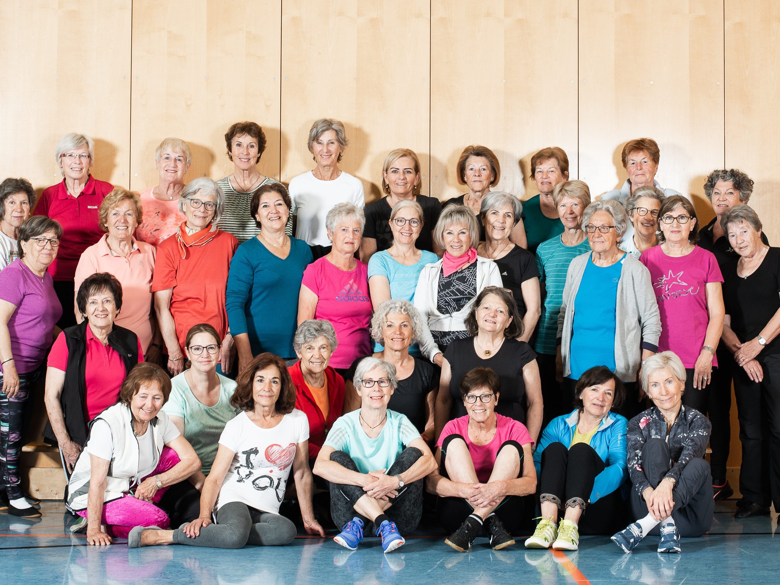 Die Frauenturngruppe trifft sich nach der Sommerpause wieder jeden Dienstag in der Turnhalle im Hasenfeld.