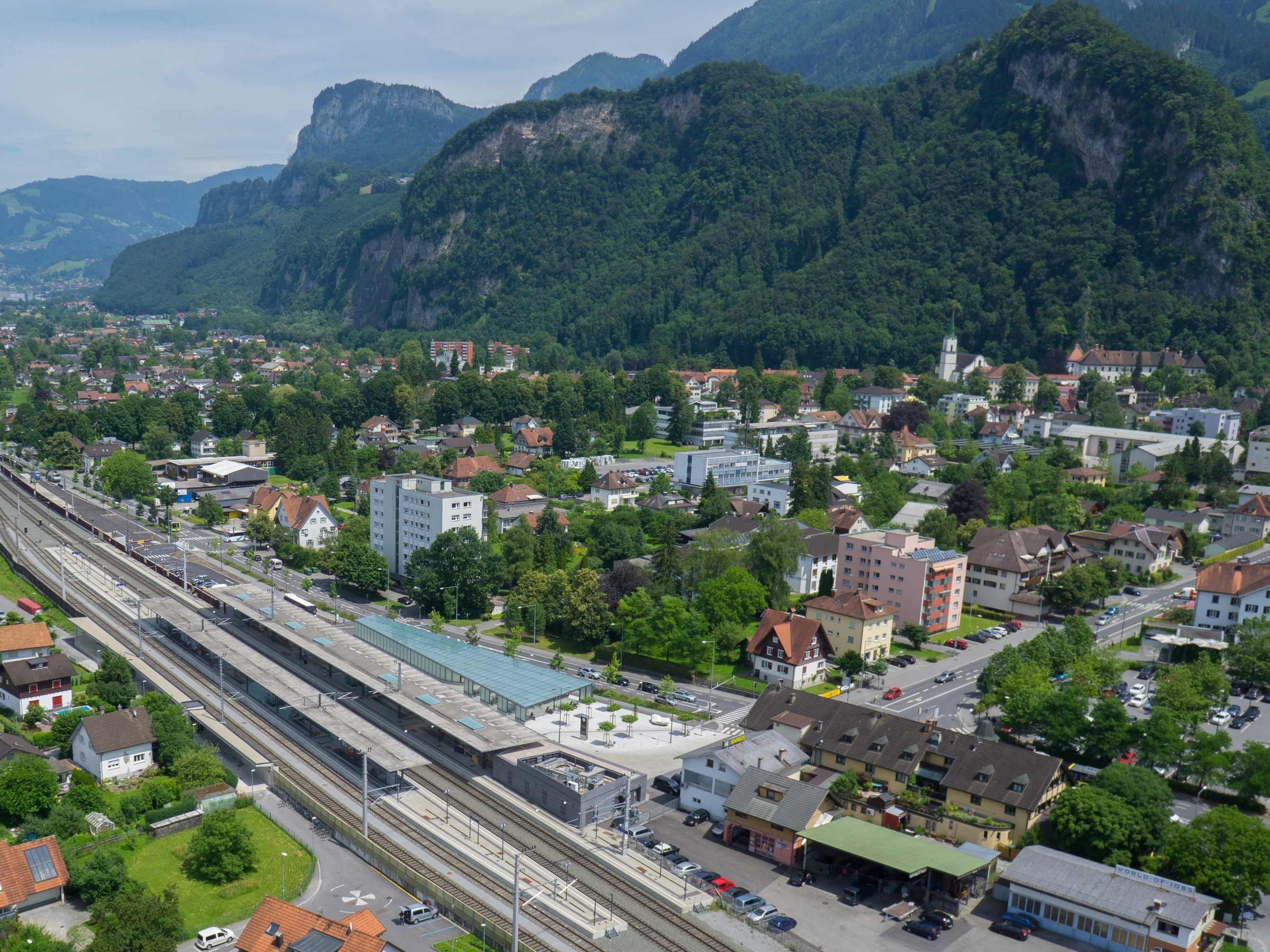 Der Unfall ereignete sich im Stockenweg unweit des Bahnhofs. Der Unfall ereignete sich im Stockenweg unweit des Bahnhofs.