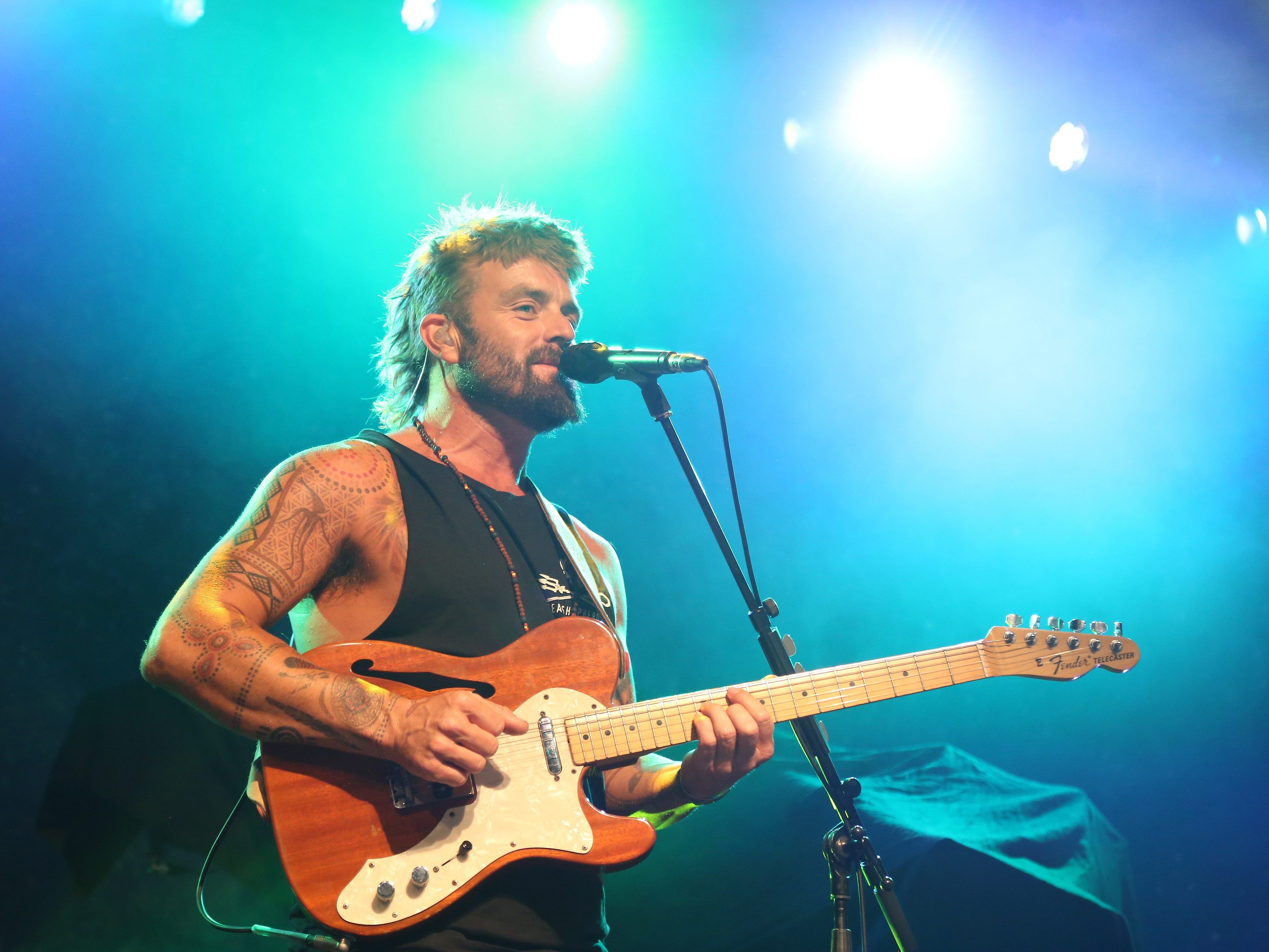 Xavier Rudd zeigte breites Spektrum und viel Gefühl beim poolbar-Festival 2019.