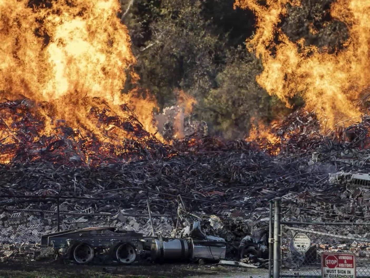 45.000 Fässer gingen durch den Brand verloren.