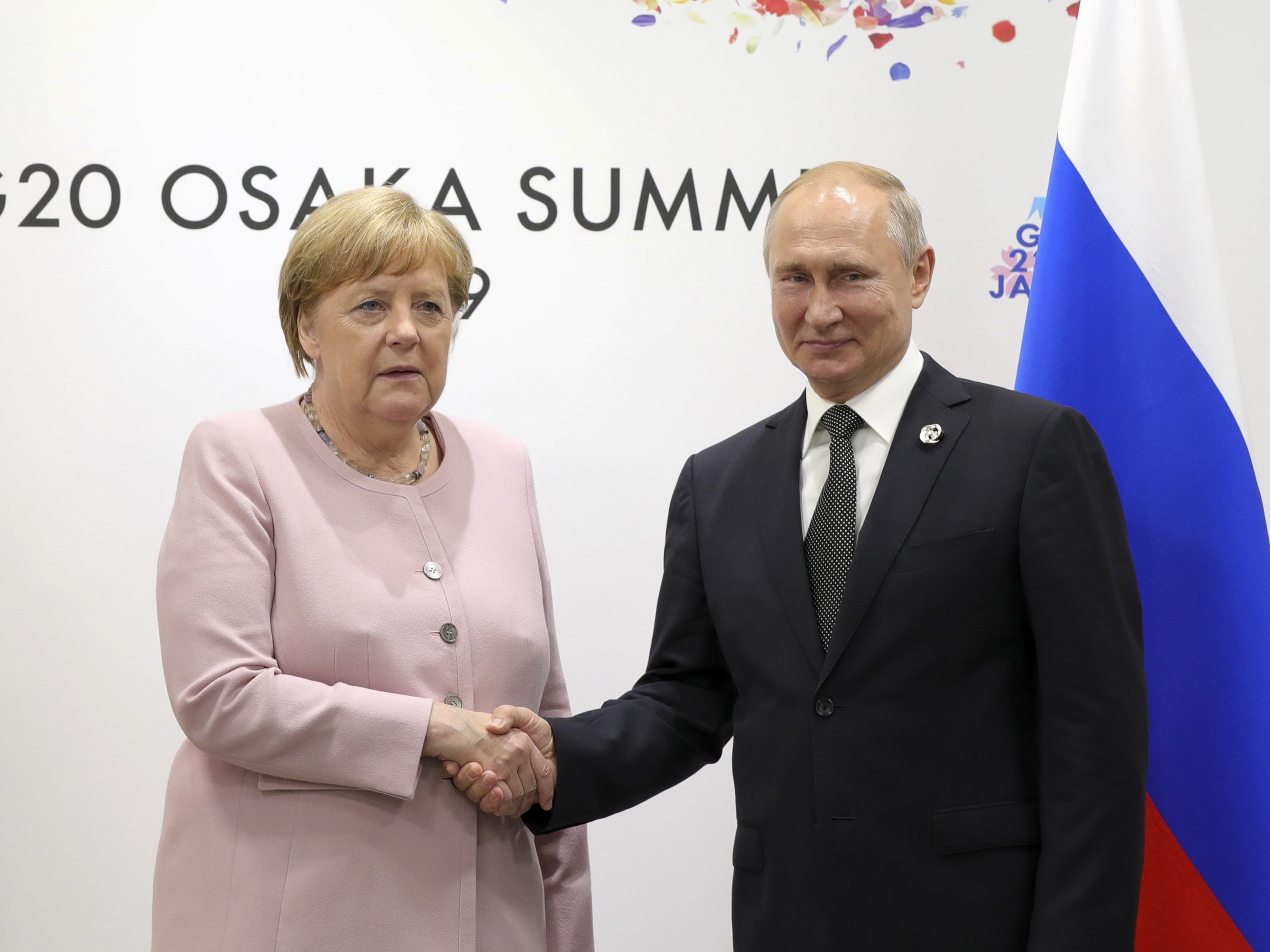 Putin gratuliert Merkel zum 65. Geburtstag. Putin gratuliert Merkel zum 65. Geburtstag.