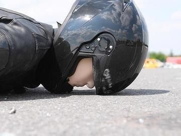Das Todesrisiko beim Motorradfahrern 21 mal höher als beim Autofahren.