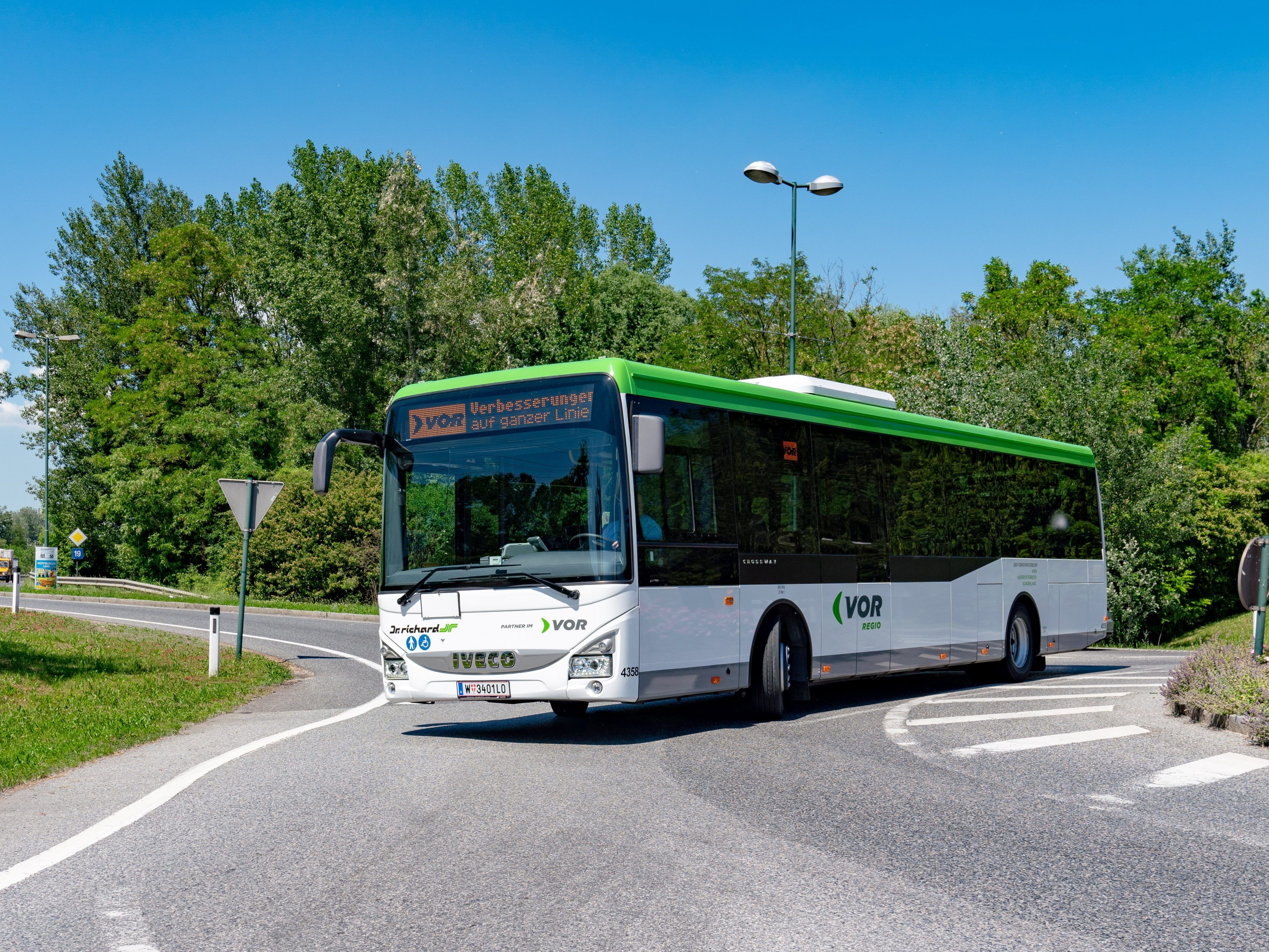 Im Stunden- bzw. Halbstundentakt können verschiedene Ausflugsziele erreicht werden.