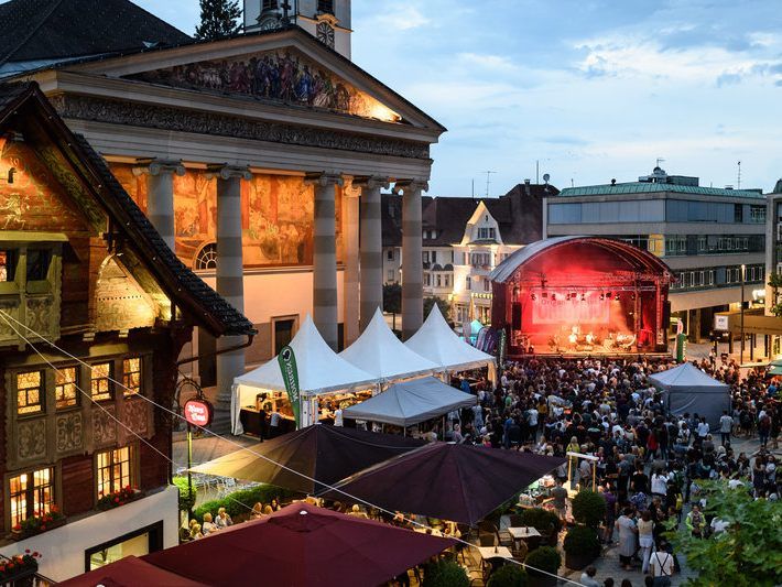 Auf dem Marktplatz wird während der Gymnaestrada ein umfangreiches Programm geboten