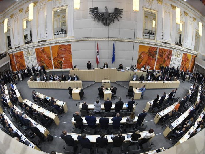Die parteinahen Vereine werden auf illegale Parteienfinanzierung überprüft Die parteinahen Vereine werden auf illegale Parteienfinanzierung überprüft