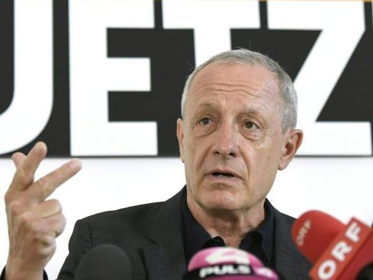 Der Aufklärer der Nation klärt heute die Öffentlichkeit zu den neuesten Ereignissen in seiner Partei auf