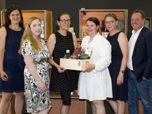 Botta und Marketing unter einem Dach: Verena Jussel, Alexandra Ender, Patricia Almer (Botta), Theresia Schelling, Silvia Hagspiel-Eisenhofer und Markus Bösch.