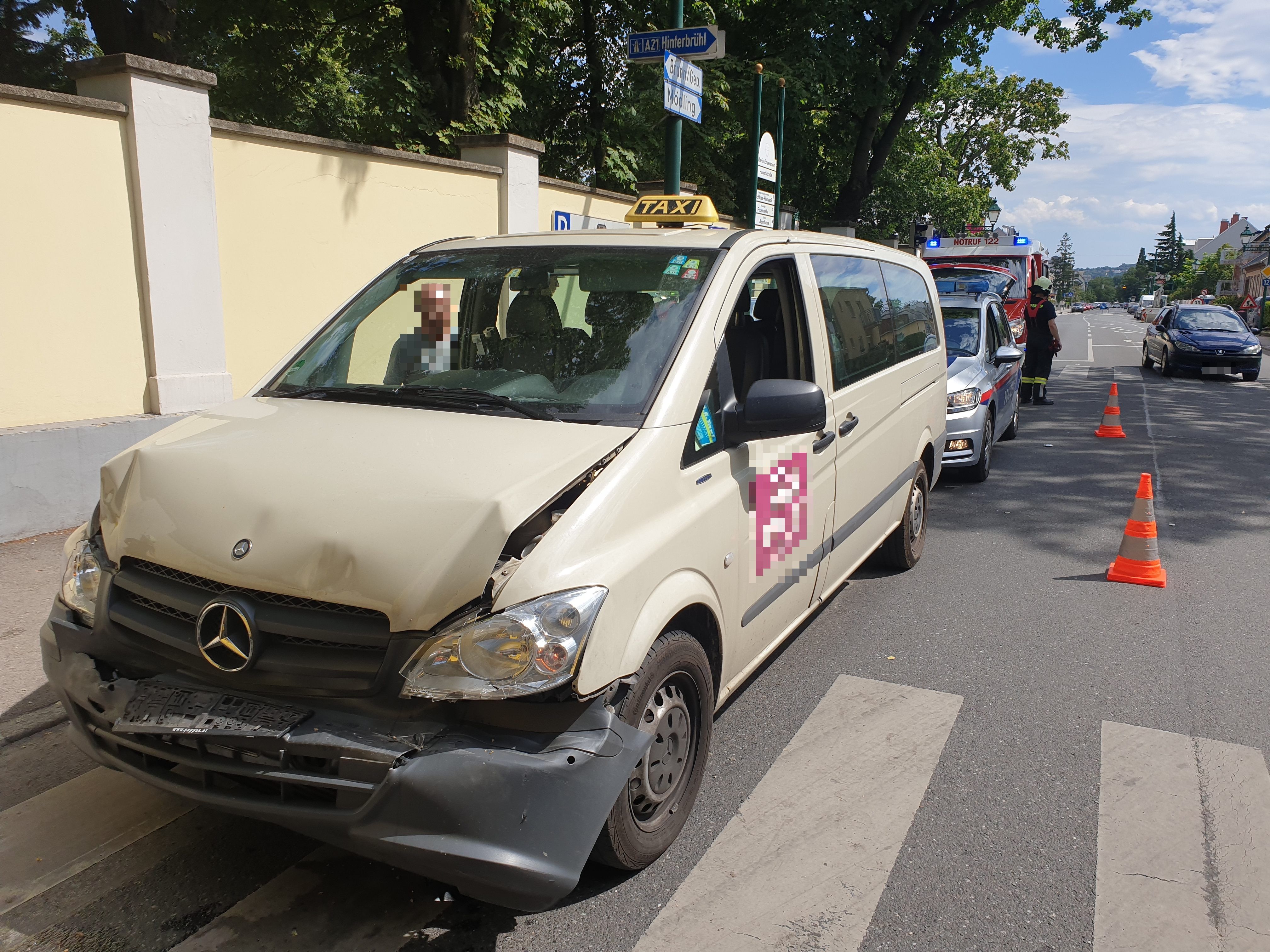In den Unfall war auch ein Taxi verwickelt.