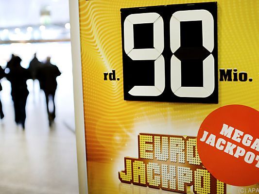 Die Gewinnsumme von 90 Millionen Euro ging an eine Tippgemeinschaft Die Gewinnsumme von 90 Millionen Euro ging an eine Tippgemeinschaft