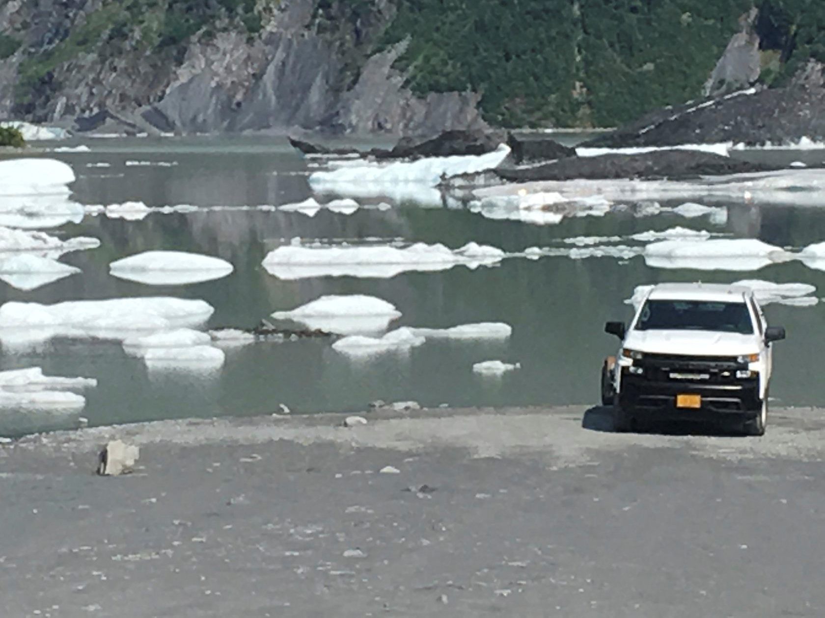 An diesem Gletschersee wurden die Leichen gefunden. An diesem Gletschersee wurden die Leichen gefunden.