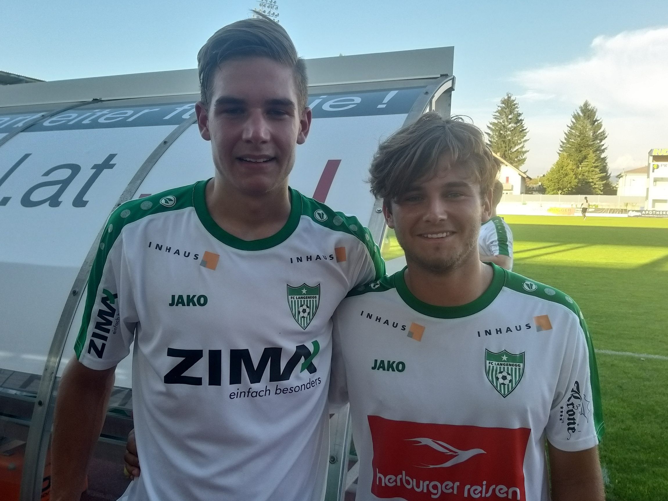 Goldtorschütze Michael Schmid (li.) und Sebastian Inama, der das 2:0 für seine Farben erzielte. Goldtorschütze Michael Schmid (li.) und Sebastian Inama, der das 2:0 für seine Farben erzielte.
