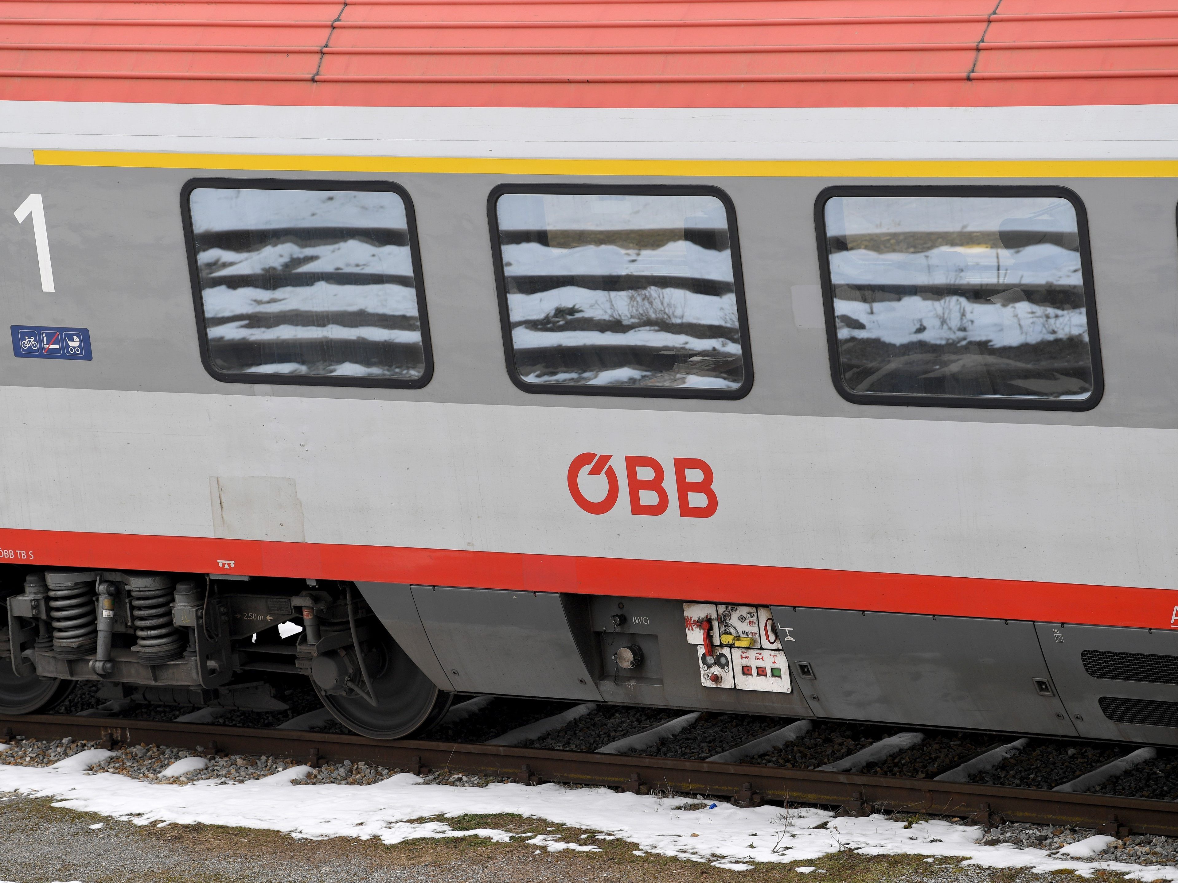 Es musste ein Schienenersatzverkehr eingerichtet werden.