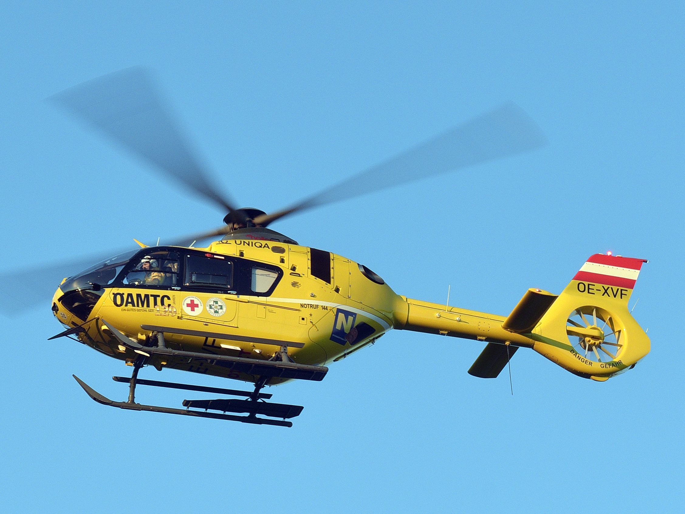 Beide Biker wurden ins Spital geflogen. Beide Biker wurden ins Spital geflogen.