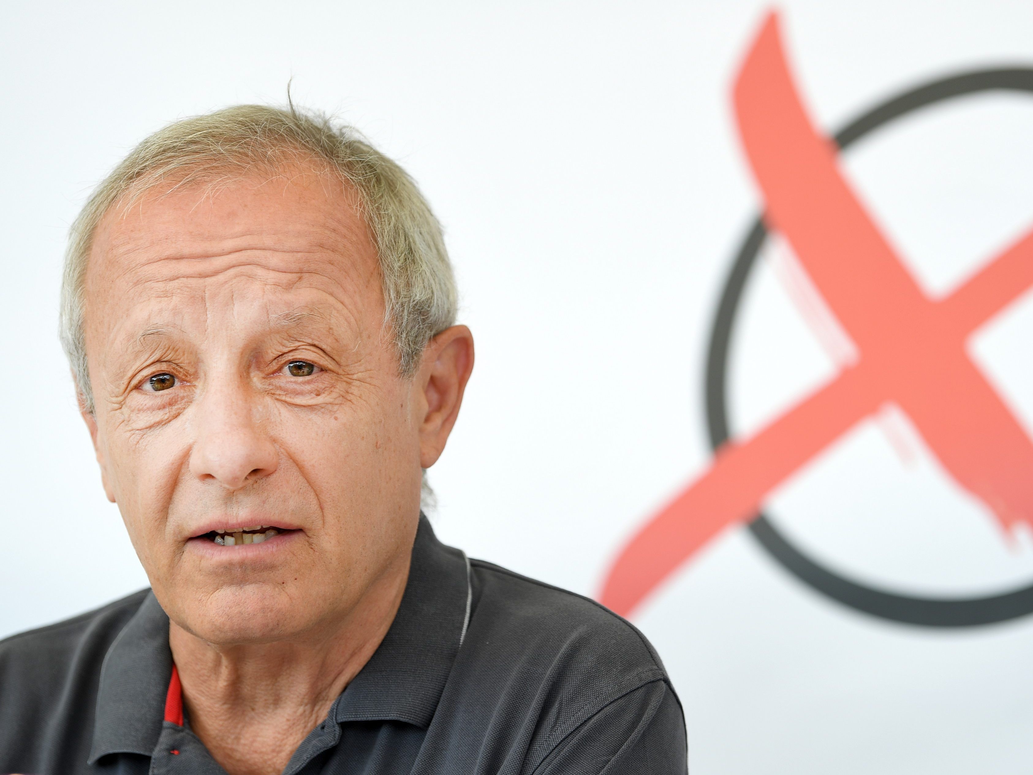 Peter Pilz fordert eine Sondersitzung zur "Soko Ibiza". Peter Pilz fordert eine Sondersitzung zur "Soko Ibiza".