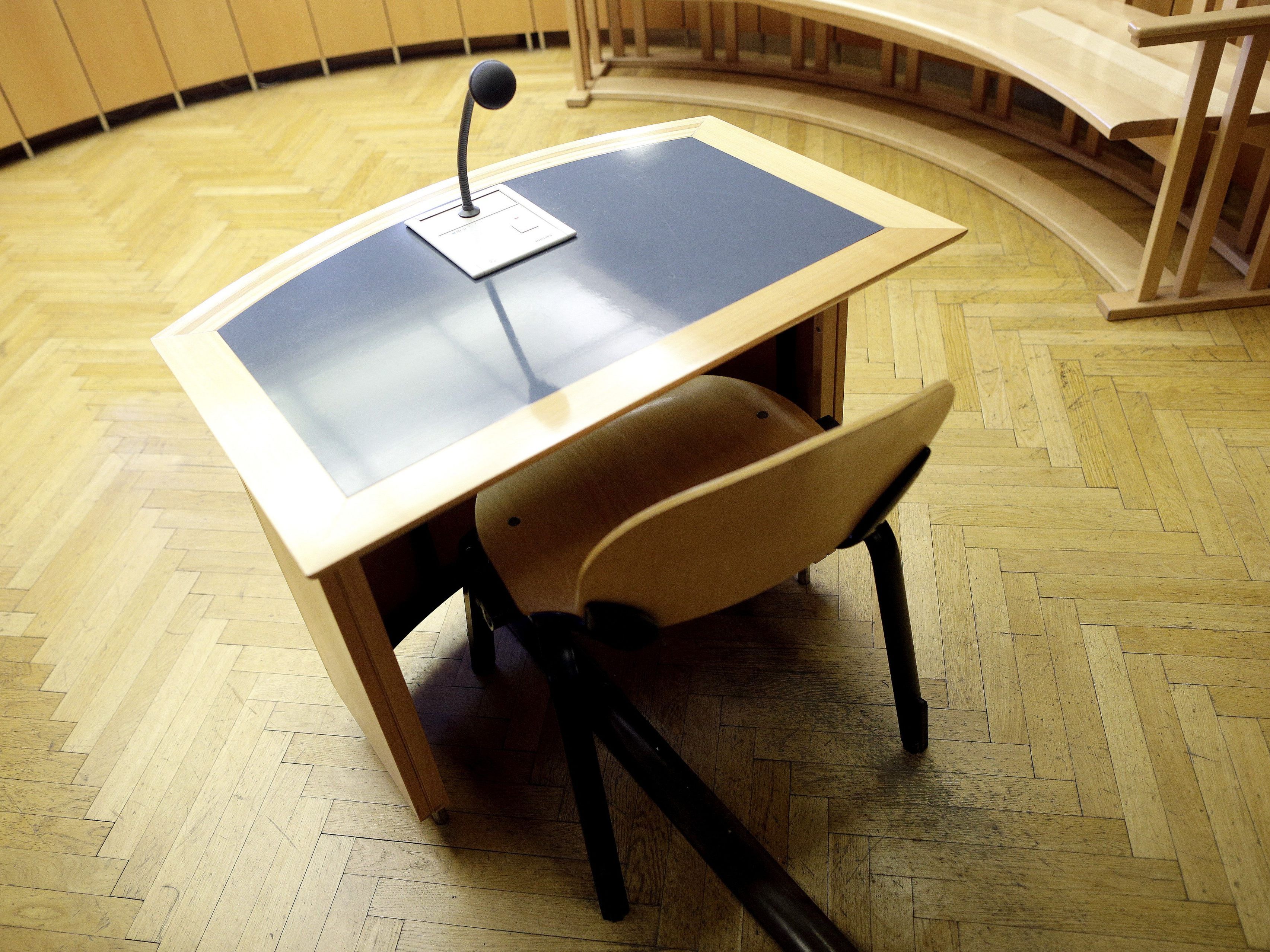 Der Detektiv soll vor Gericht gelogen haben. Der Detektiv soll vor Gericht gelogen haben.