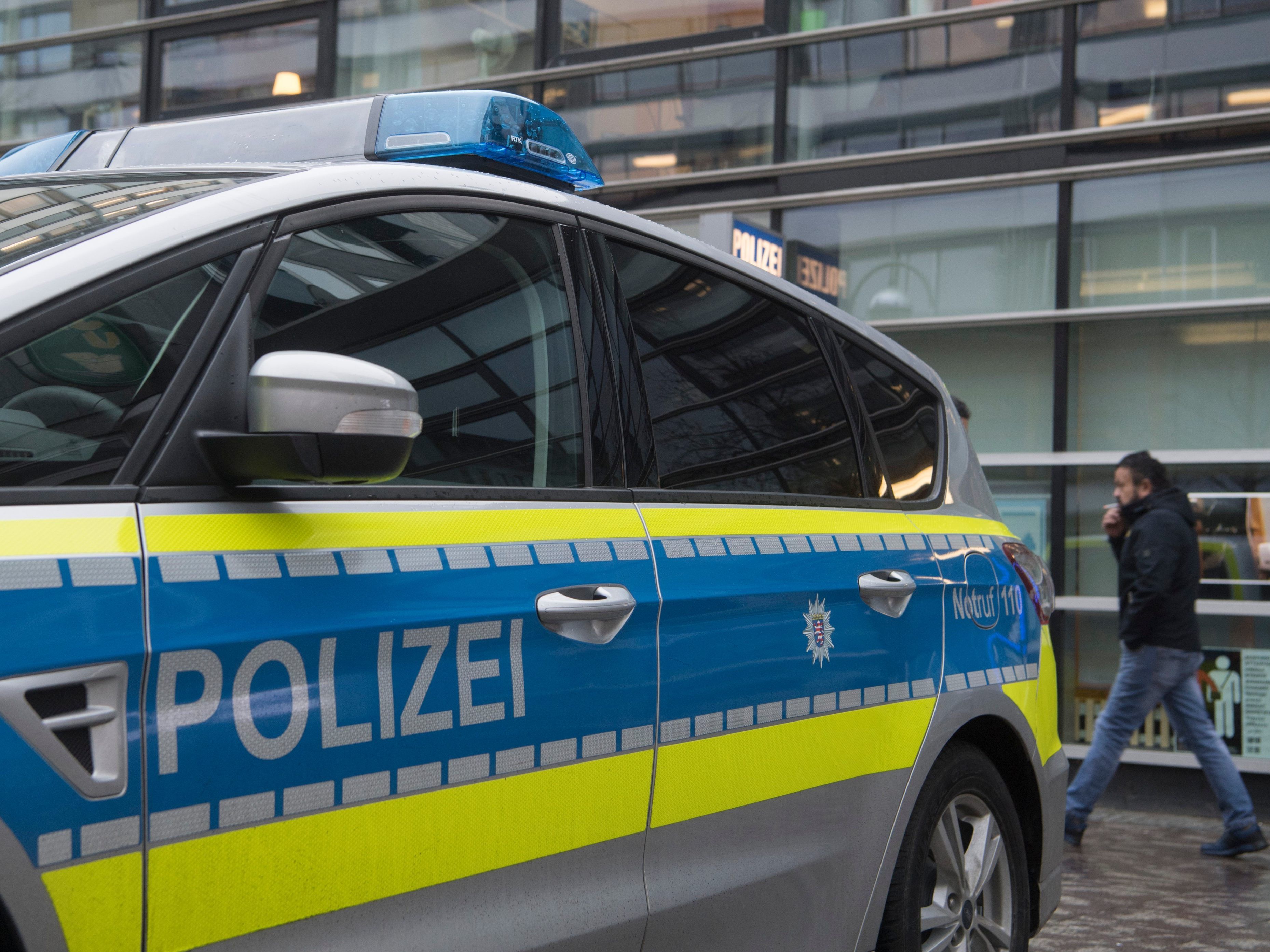 Die Straftäter sind noch immer auf der Flucht. Die Straftäter sind noch immer auf der Flucht.