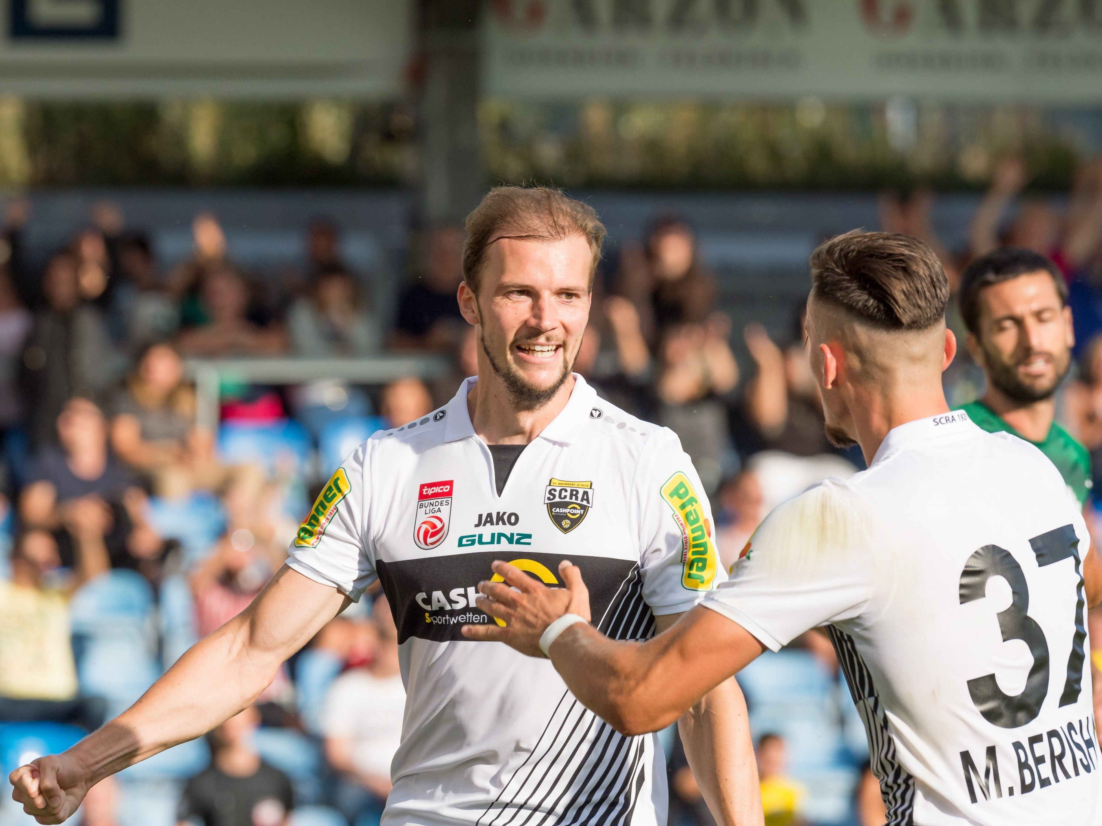 Jan Zwischenbrugger (Altach) und Mergim Berisha (Altach) Jan Zwischenbrugger (Altach) und Mergim Berisha (Altach)
