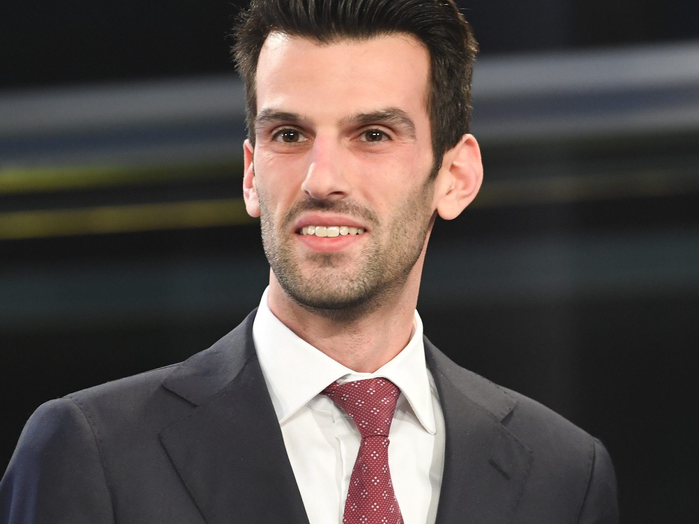 Udo Landbauer setzt sich für ein erneutes Kippen des Rauchverbots ein.