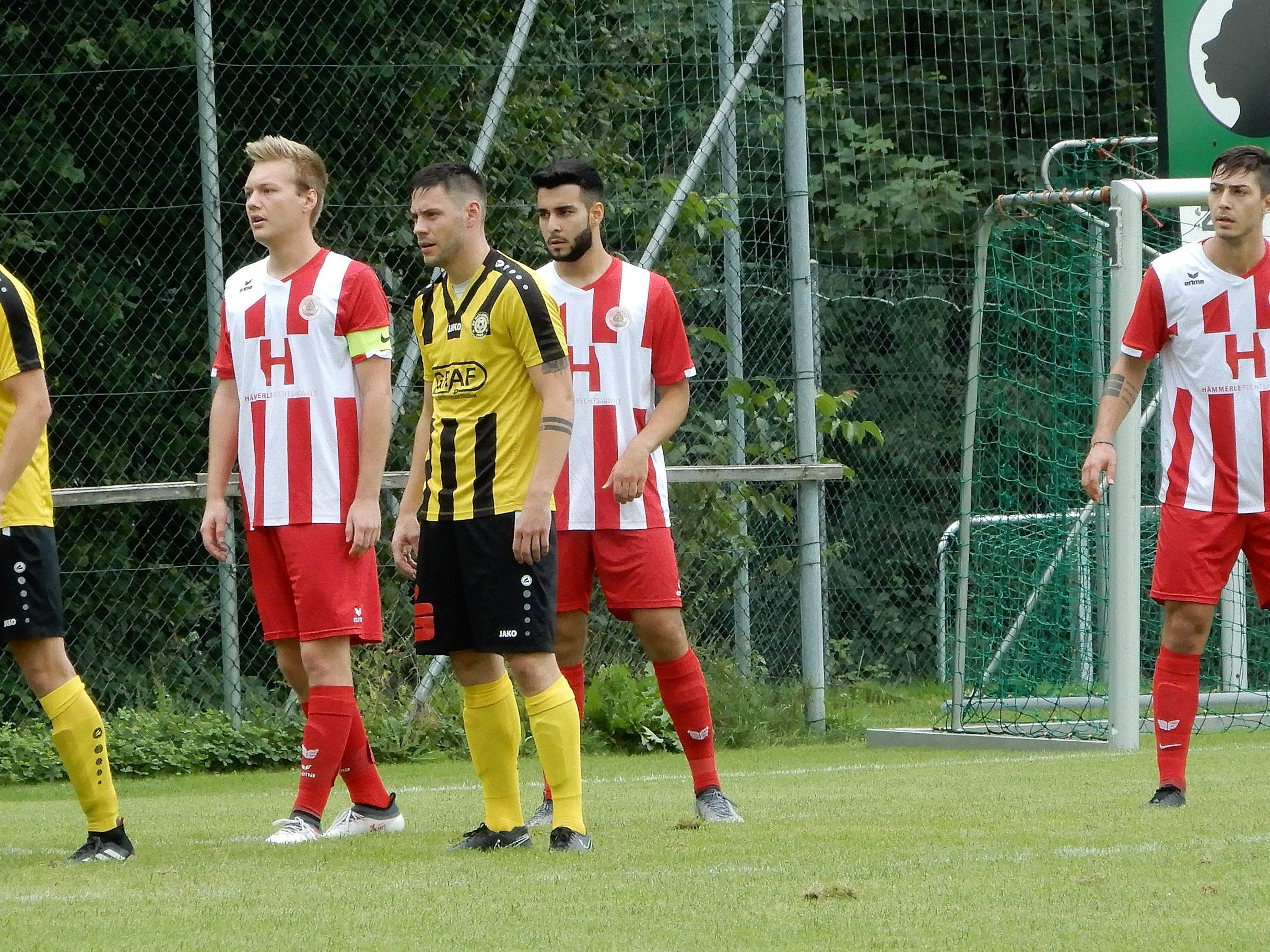 Das Stadtderby SC Graf Hatlerdorf gegen FC Dornbirn Amateure bot spannende Fußballminuten.