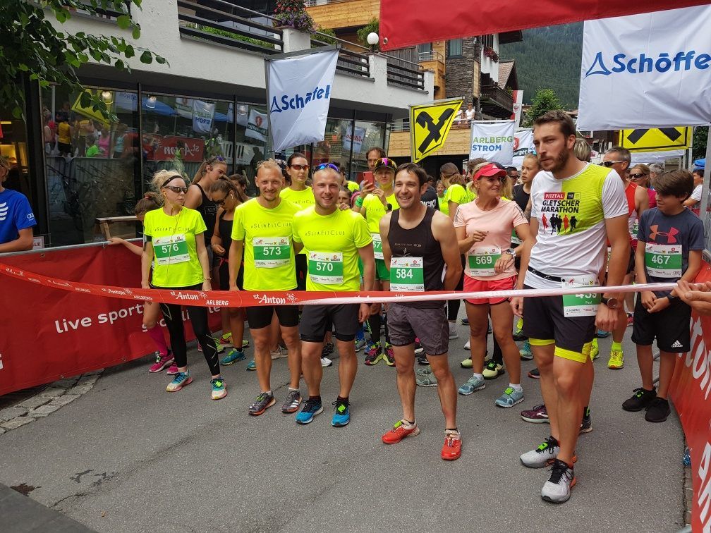 Harald Gunz (schwarzes Laufshirt) bot eine ganz starke Leistung in Tirol