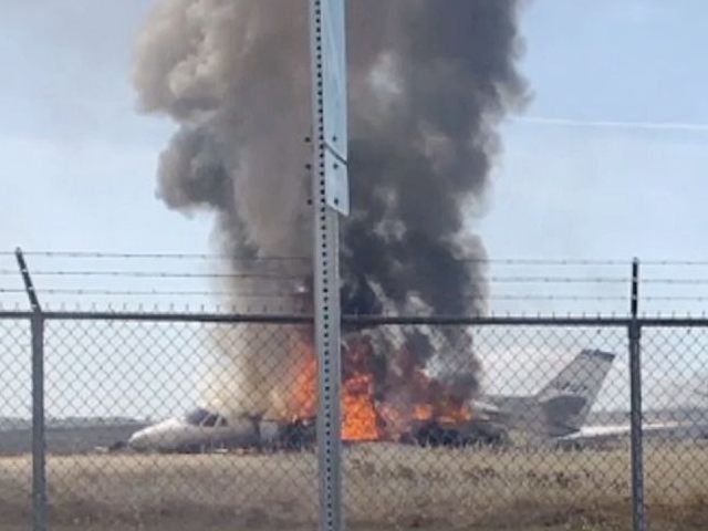 Kurz nachdem der Pilot den Startvorgang abgebrochen hatte, fing das Flugzeug Feuer.