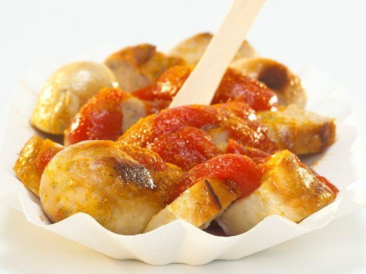 Ein echter Klassiker am Imbissstand: Die Currywurst.