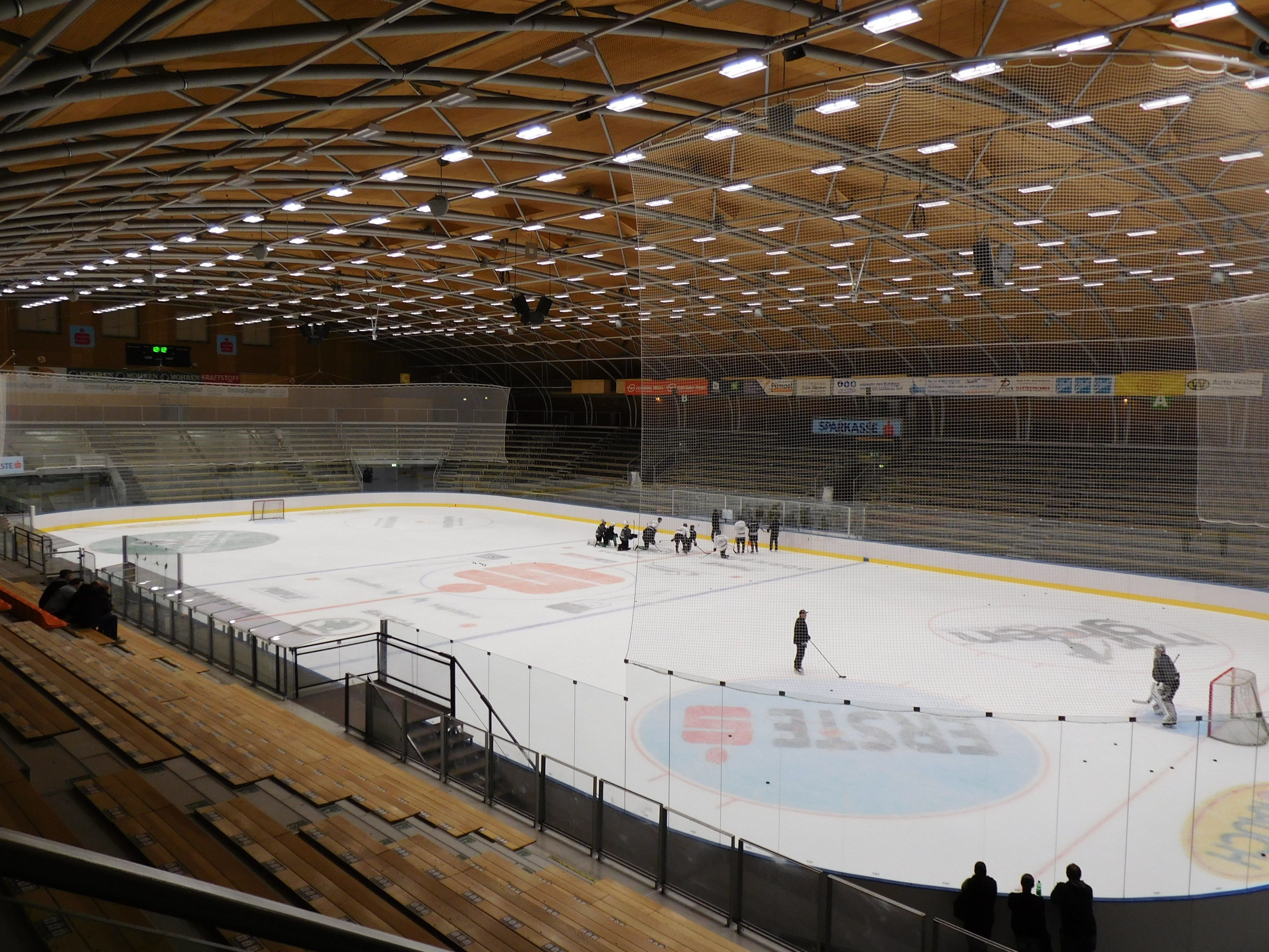 Das Messestadion erhielt eine neue Bande