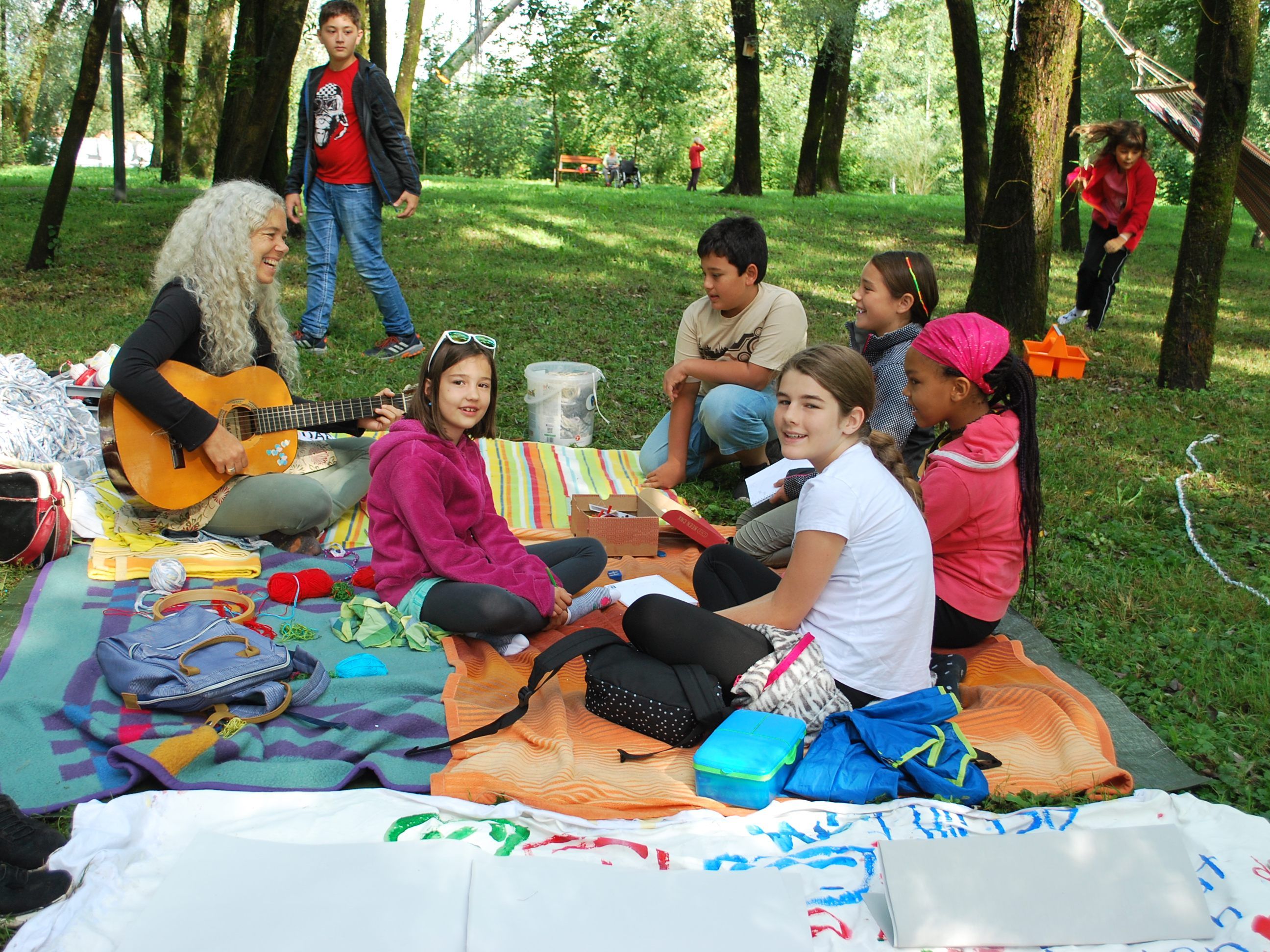 Spiel und Spaß im Hermann Gmeiner Park mit dem Verein Zeitvertreib.