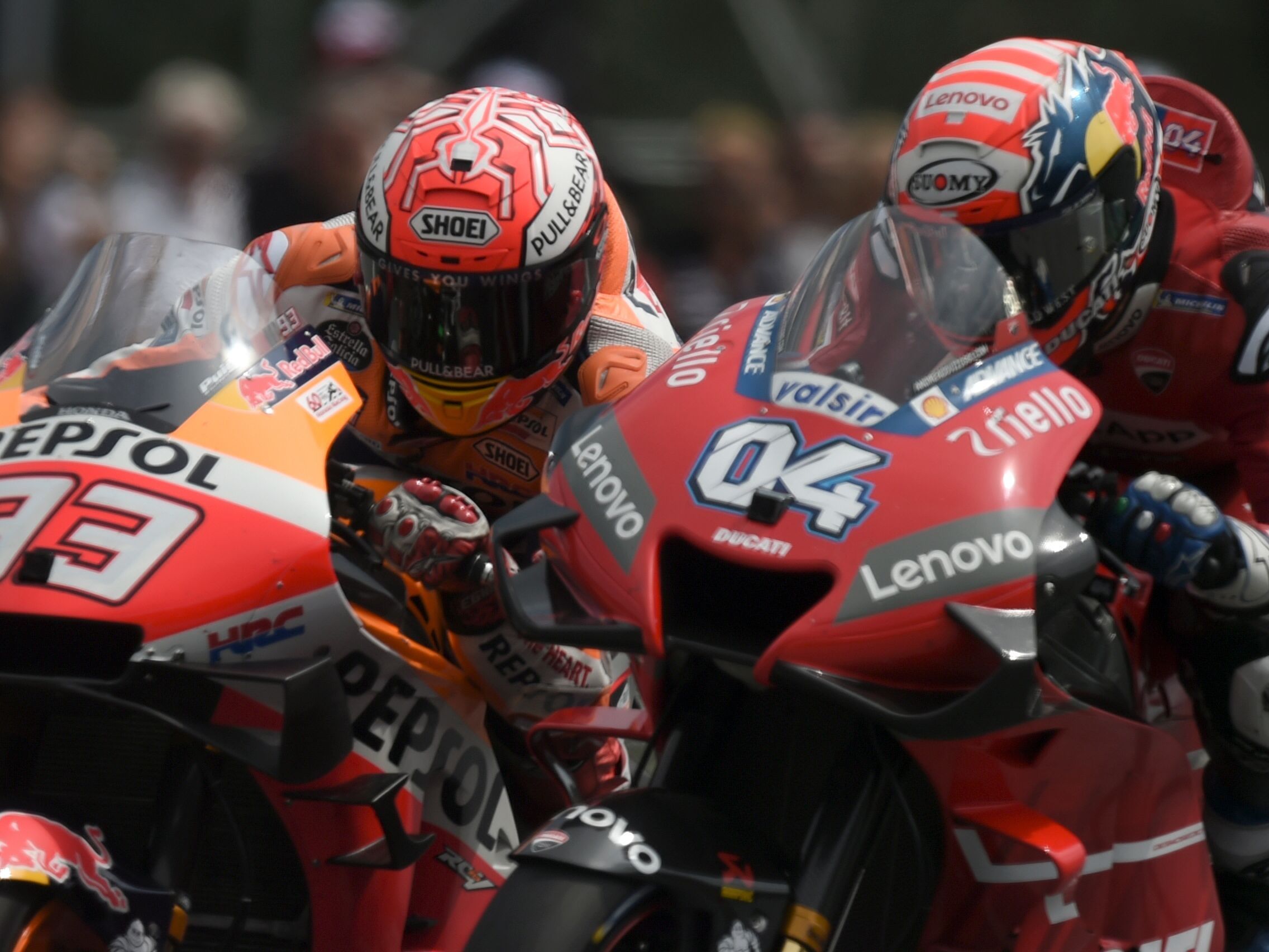Ein Kopf an Kopf Duell um den sieg in Spielberg: Marquez gegen Dovizioso.