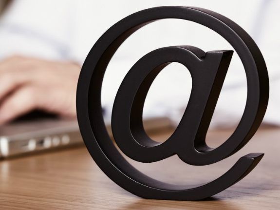 Für uns ist eine E-Mail-Adresse zu besitzen schon eine Selbstverständlichkeit – früher sah das aber ganz anders aus.