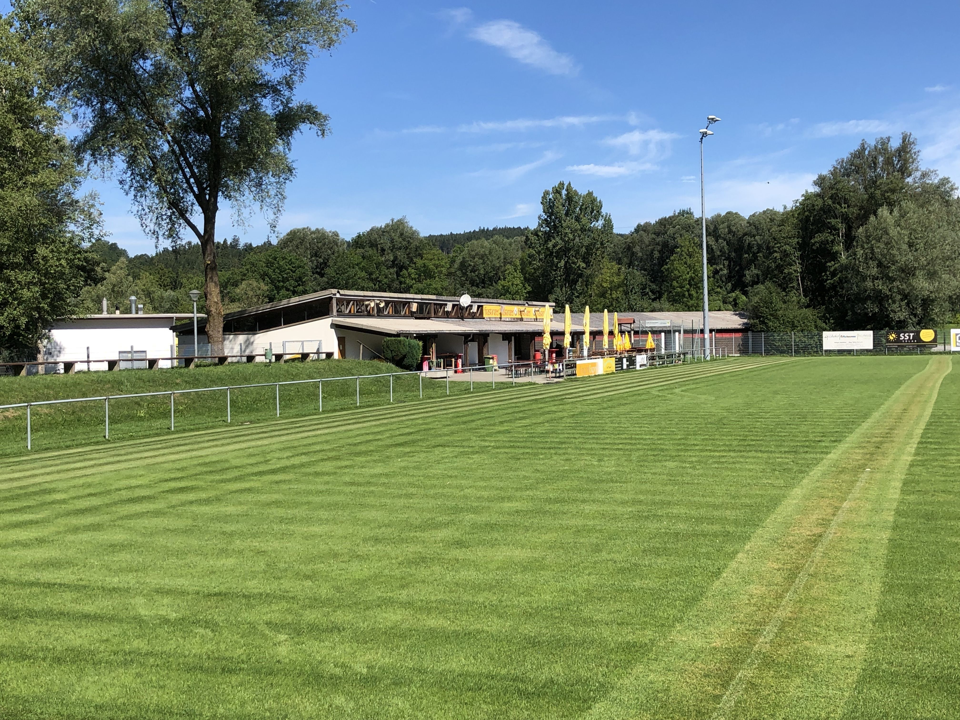 Fußballplatz Untere Au mit Kiosk Fußballplatz Untere Au mit Kiosk