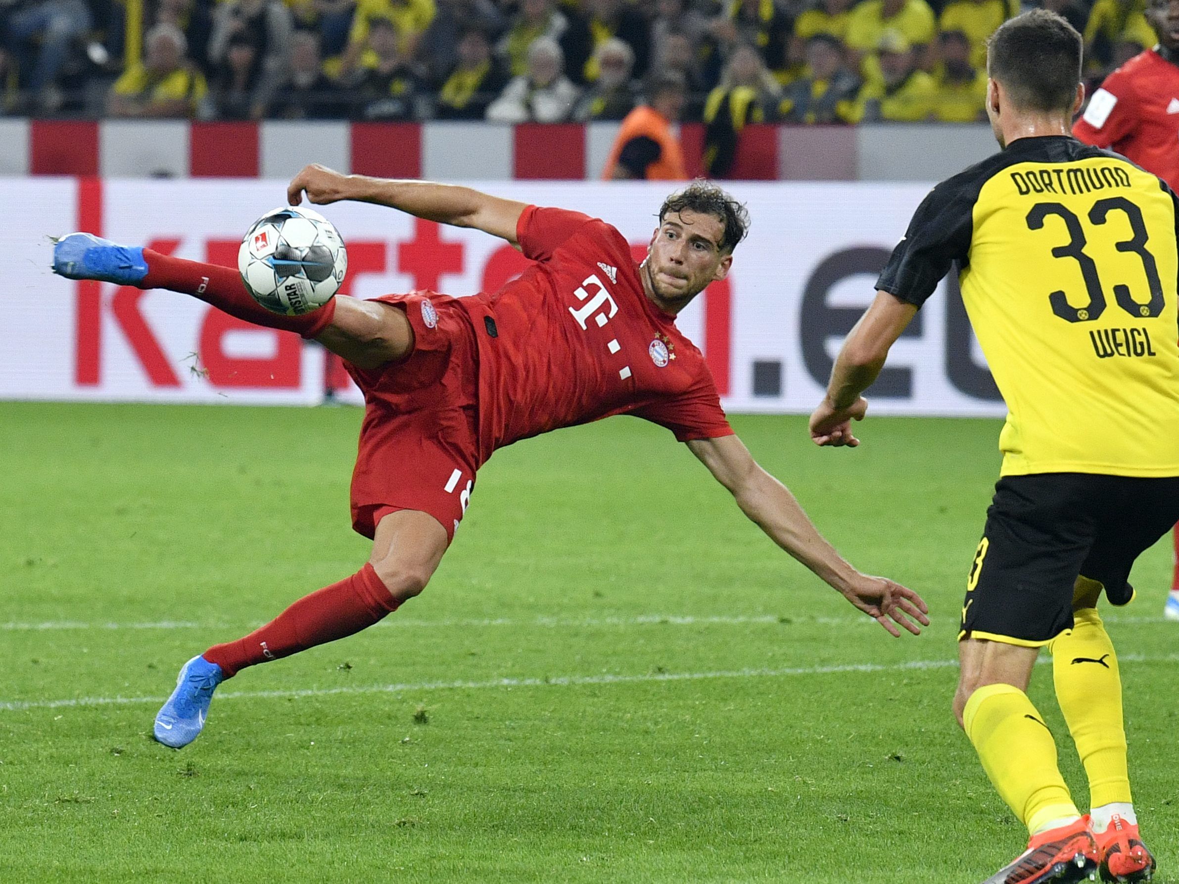 Leon Goretzka und Julian Weigl beim Super-Cup-Finale