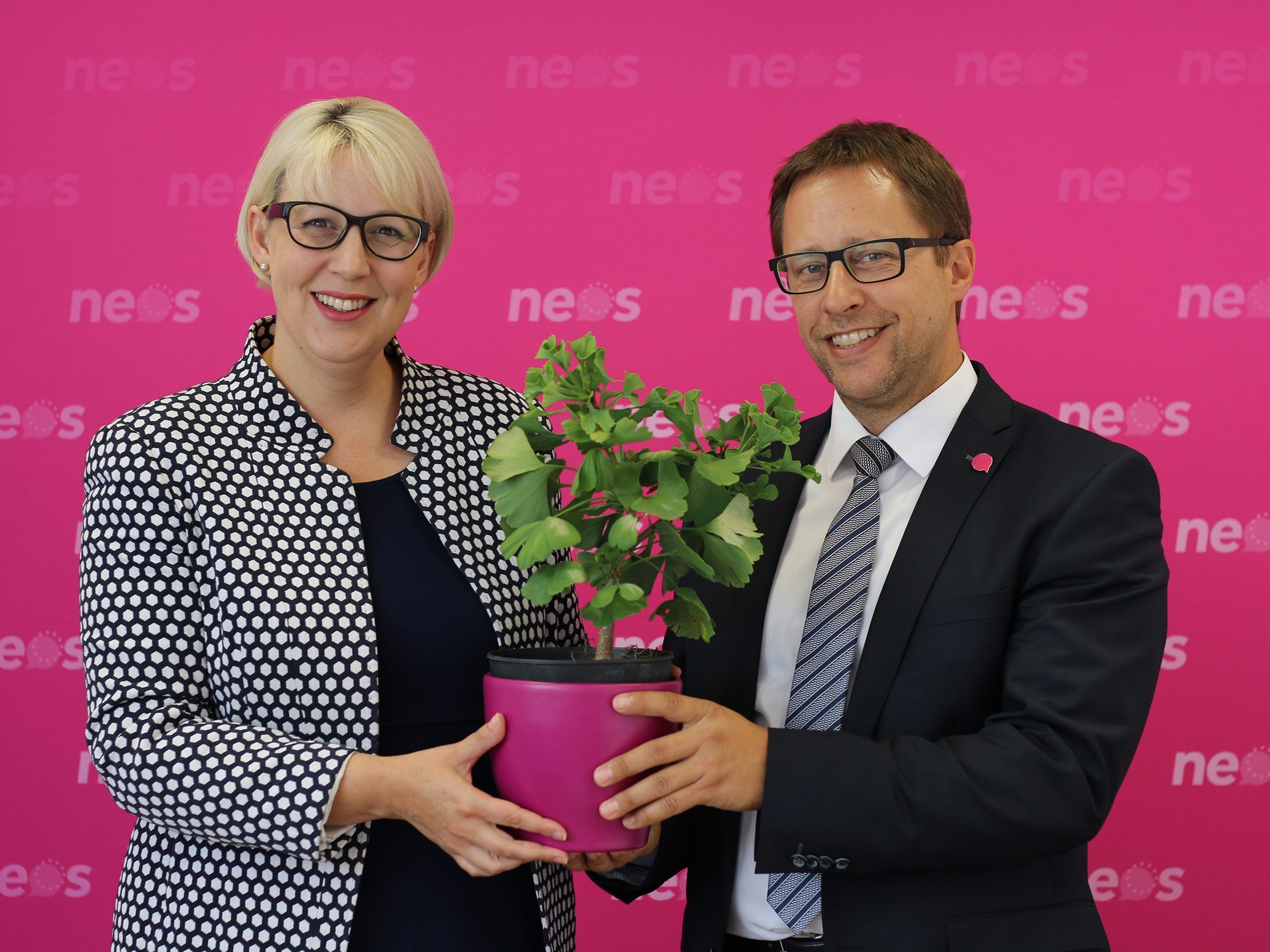 Mit Landessprecherin Sabine Scheffknecht und Landtagsabgeordnetem Daniel Matt Mit Landessprecherin Sabine Scheffknecht und Landtagsabgeordnetem Daniel Matt
