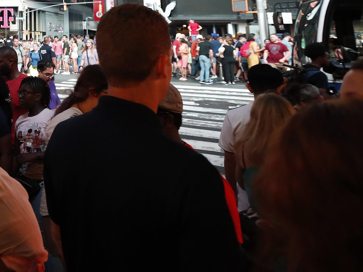 Am New Yorker Times Square kam es nach Motorrad-Fehlzündungen zu einer Massenpanik.