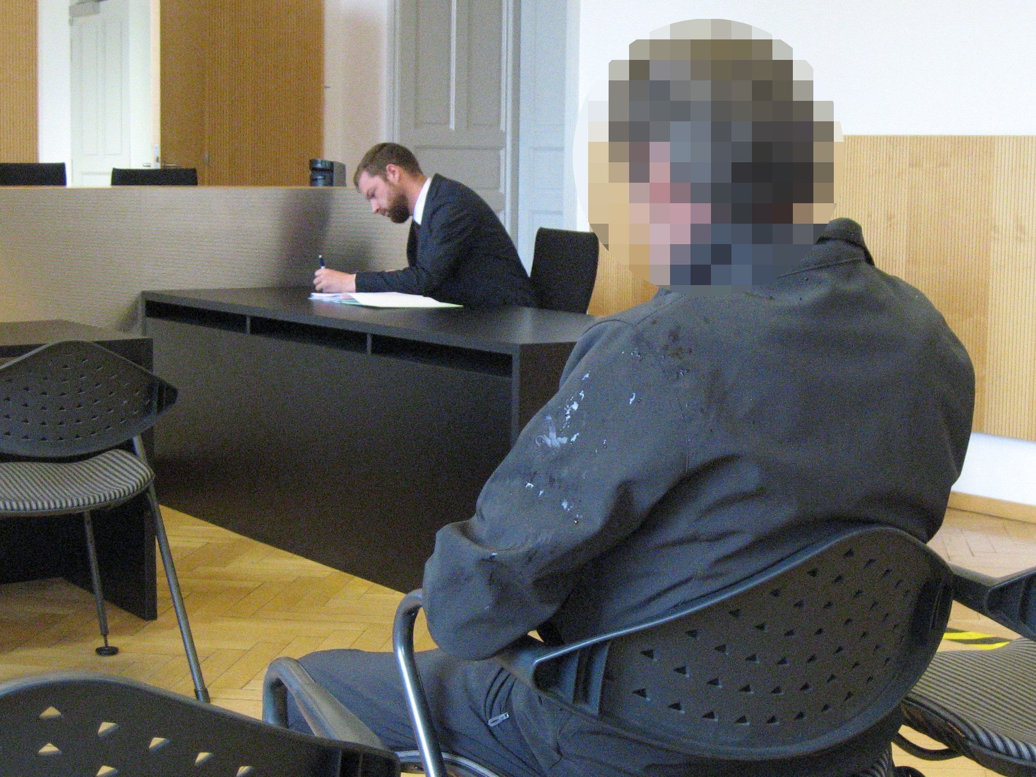 Der angeklagte 66-Jährige beim Prozess wegen Tierquälerei am Landesgericht Feldkirch. Der angeklagte 66-Jährige beim Prozess wegen Tierquälerei am Landesgericht Feldkirch.