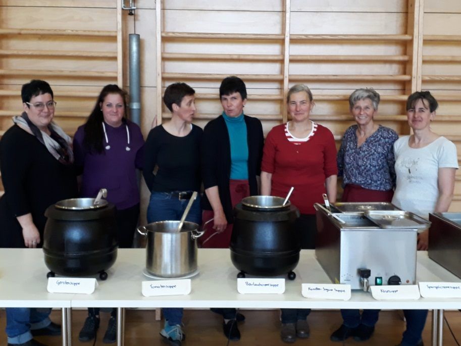 Irene Steurer-Bechter (MOHI Koordinatorin) und die fleißigen Helferinnen Doris, Petra, Marianne, Emma, Marlies und Klaudia.