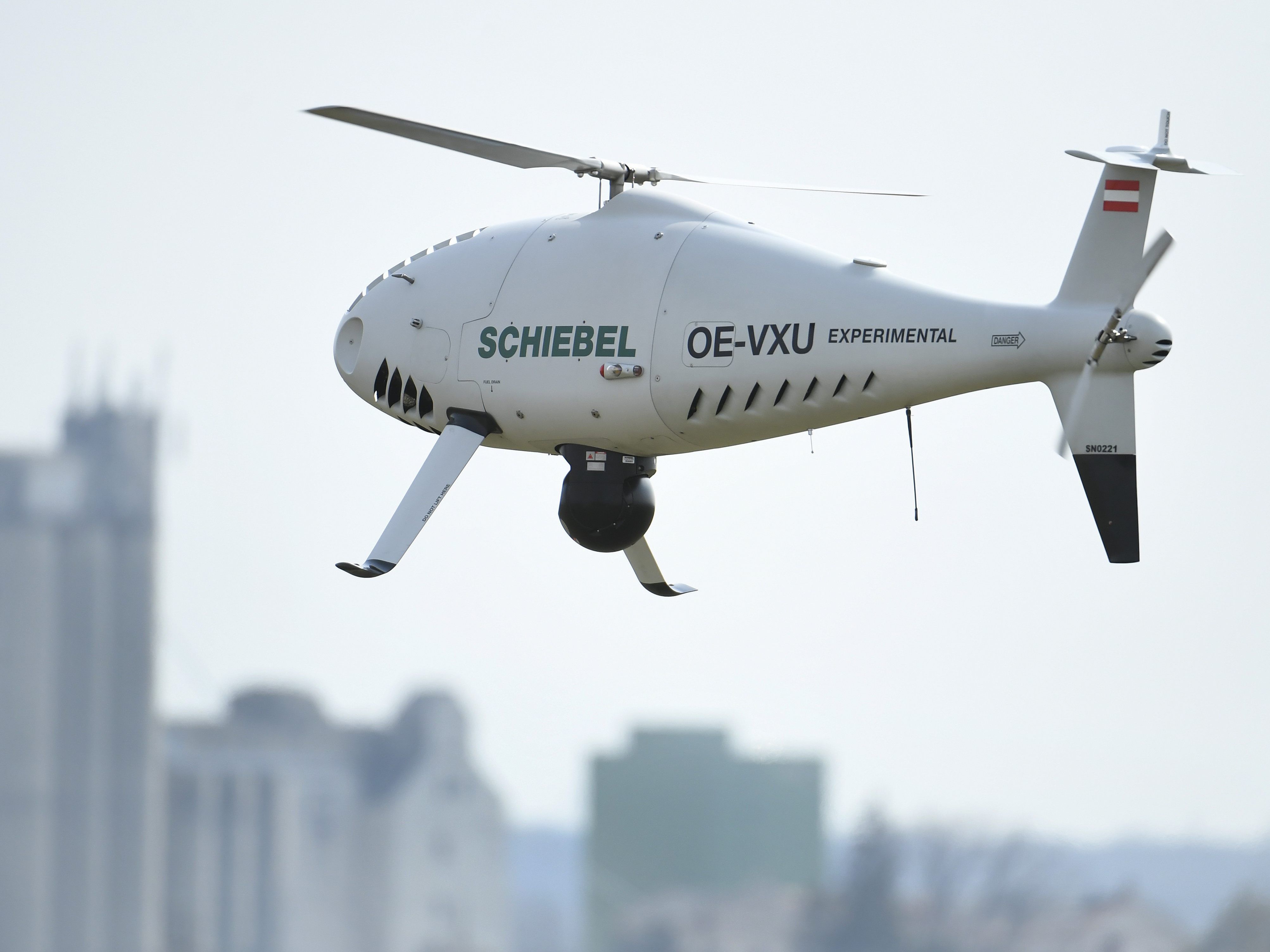 Der Camcopter S-100 kann auch für militärische Zwecke eingesetzt werden. Der Camcopter S-100 kann auch für militärische Zwecke eingesetzt werden.