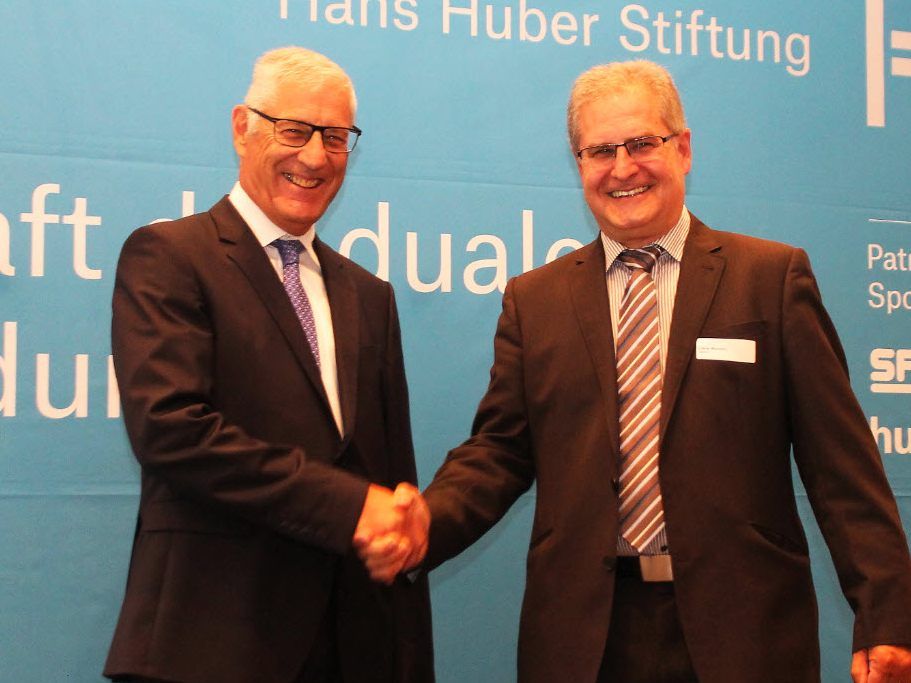 Stiftungsratspräsident Christian Fiechter mit Wendelin Eberle Stiftungsratspräsident Christian Fiechter mit Wendelin Eberle
