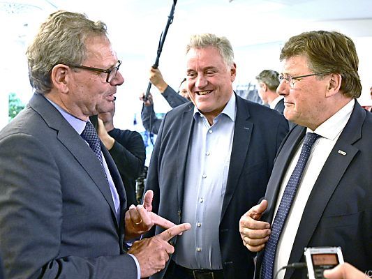 Arbeitgeber-Verhandler Collini und Gewerkschafter Dürtscher und Wimmer Arbeitgeber-Verhandler Collini und Gewerkschafter Dürtscher und Wimmer