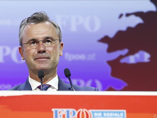 Der designierte FPÖ-Obmann Norbert Hofer beim Bundesparteitag in Graz Der designierte FPÖ-Obmann Norbert Hofer beim Bundesparteitag in Graz