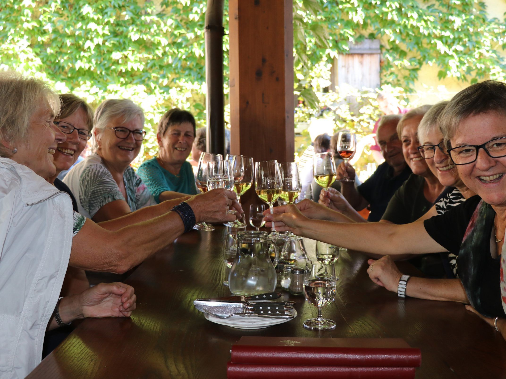 Gemütlicher Ausklang bei einem Gläschen Wein