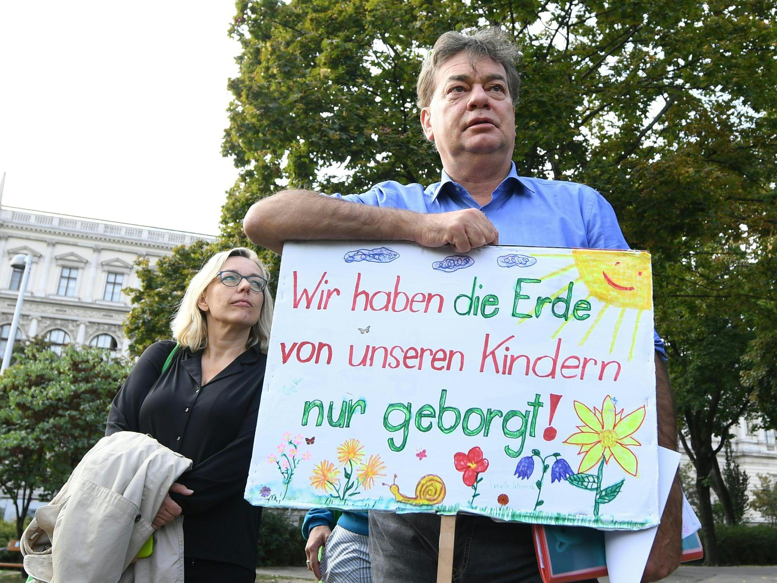 Kogler rief dazu auf, gute Stimmung in Stimmen umzuwandeln. Kogler rief dazu auf, gute Stimmung in Stimmen umzuwandeln.