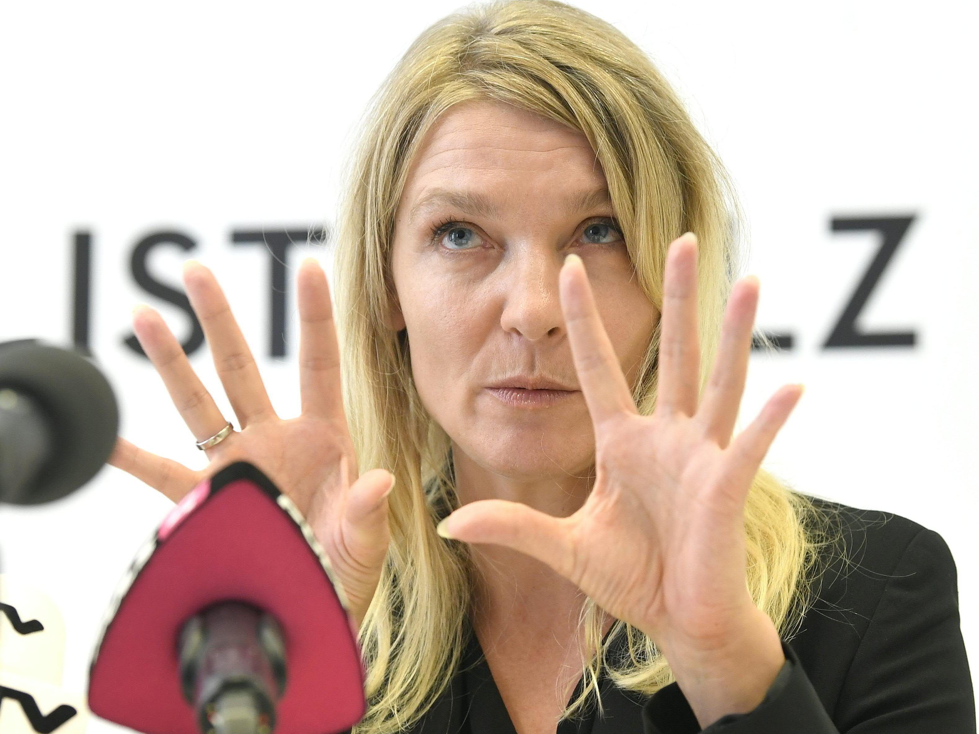 Die Liste JETZT fordert eine Ombudstelle für Kindesabnahmen. Die Liste JETZT fordert eine Ombudstelle für Kindesabnahmen.