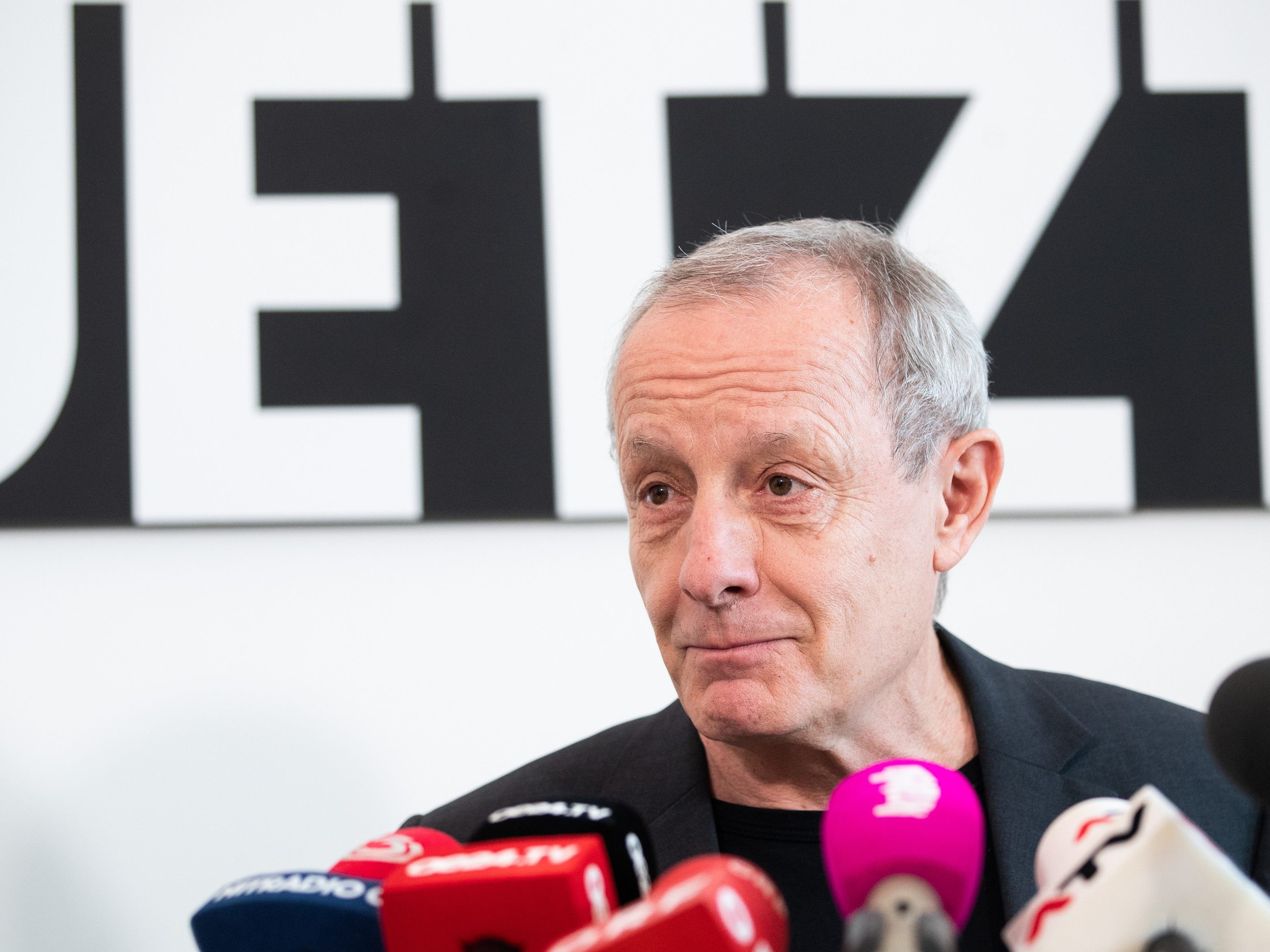 Peter Pilz versammelt die Liste Jetzt zum Wahlkampf-Finale. Peter Pilz versammelt die Liste Jetzt zum Wahlkampf-Finale.