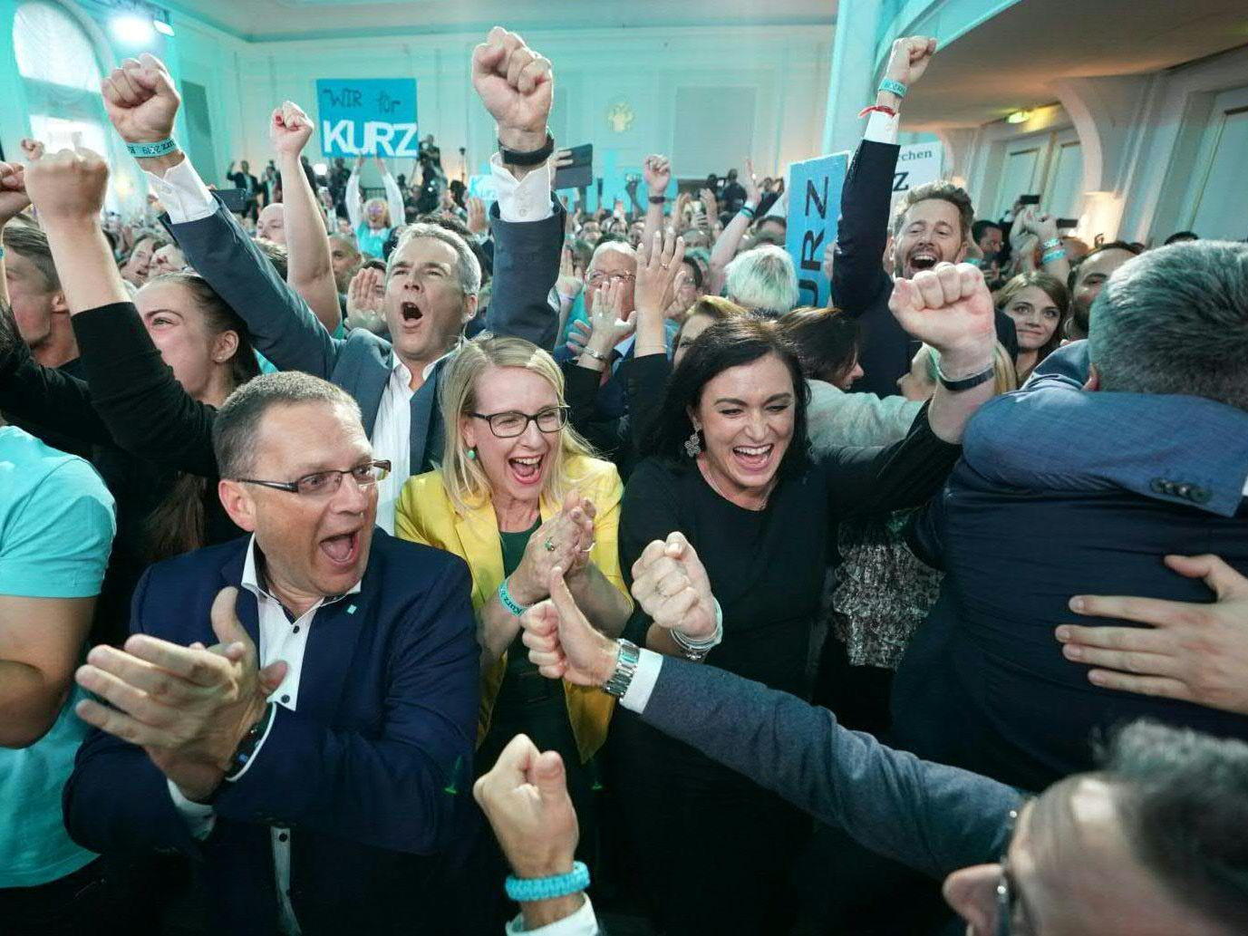 Jubel in der ÖVP-Wahlkampfzentrale nach der Nationalratswahl.