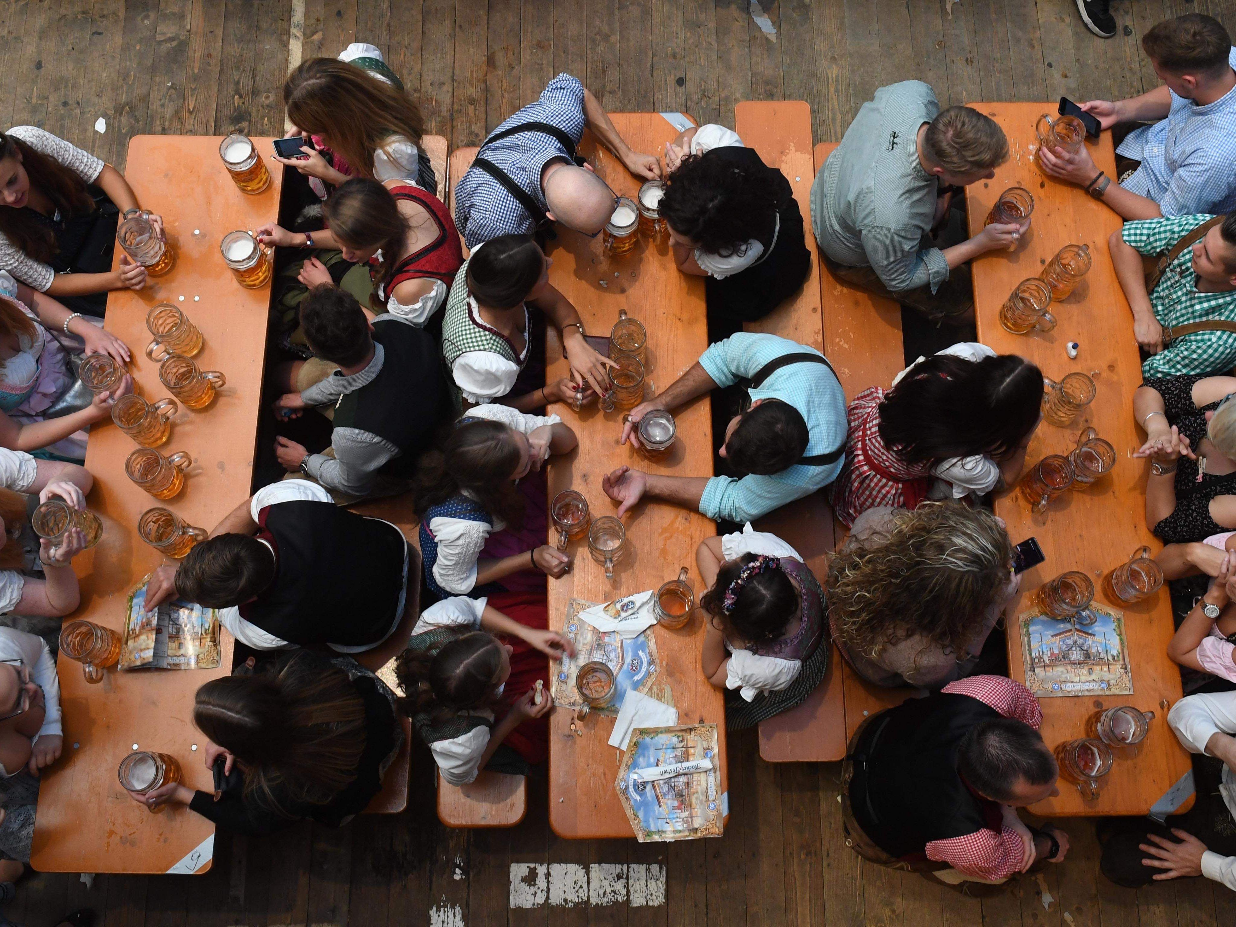 Beim Oktoberfest verletzte sich der 99-Jährige am Bein.
