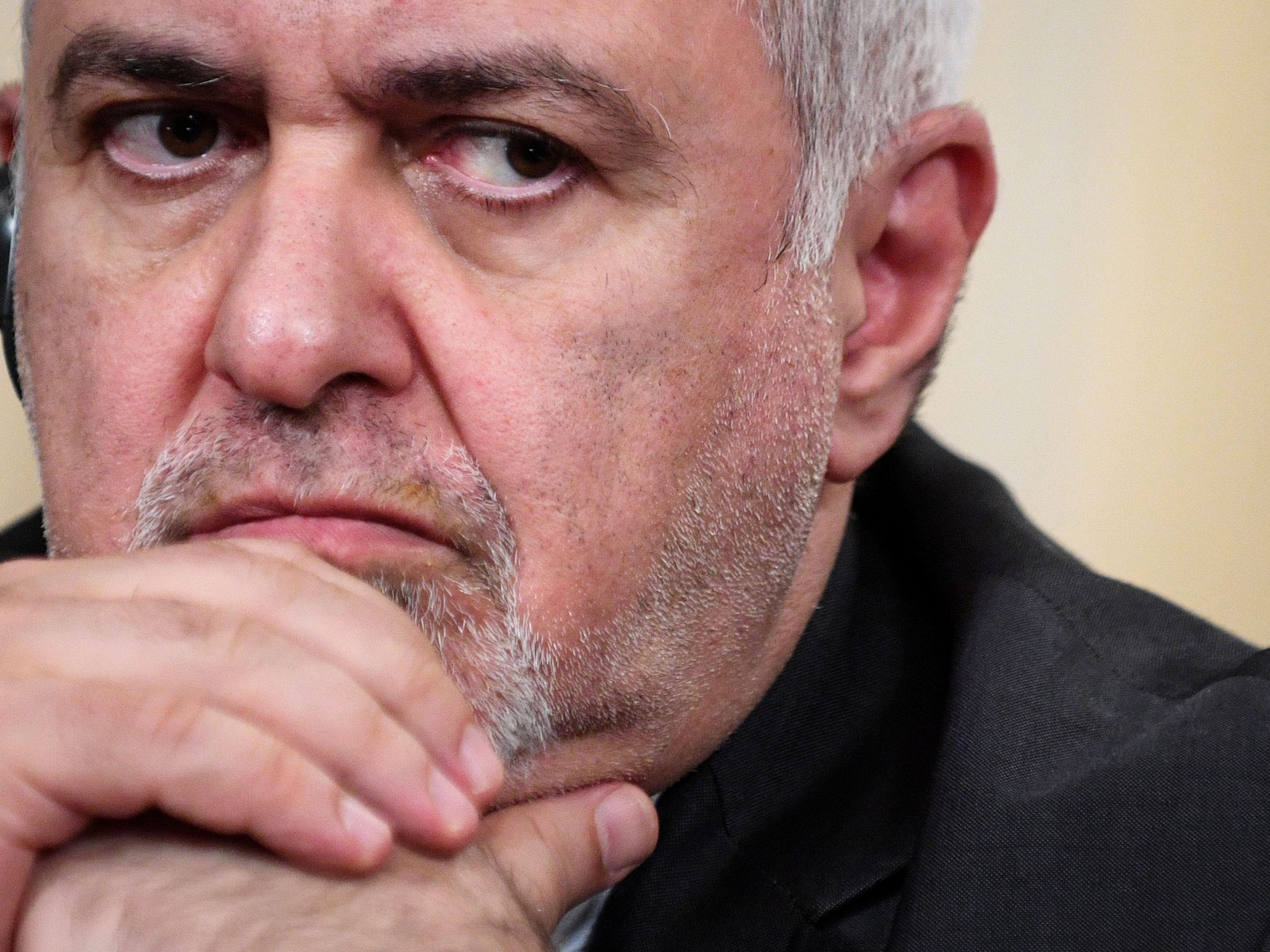 Irans Außenminister droht mit Krieg. Irans Außenminister droht mit Krieg.