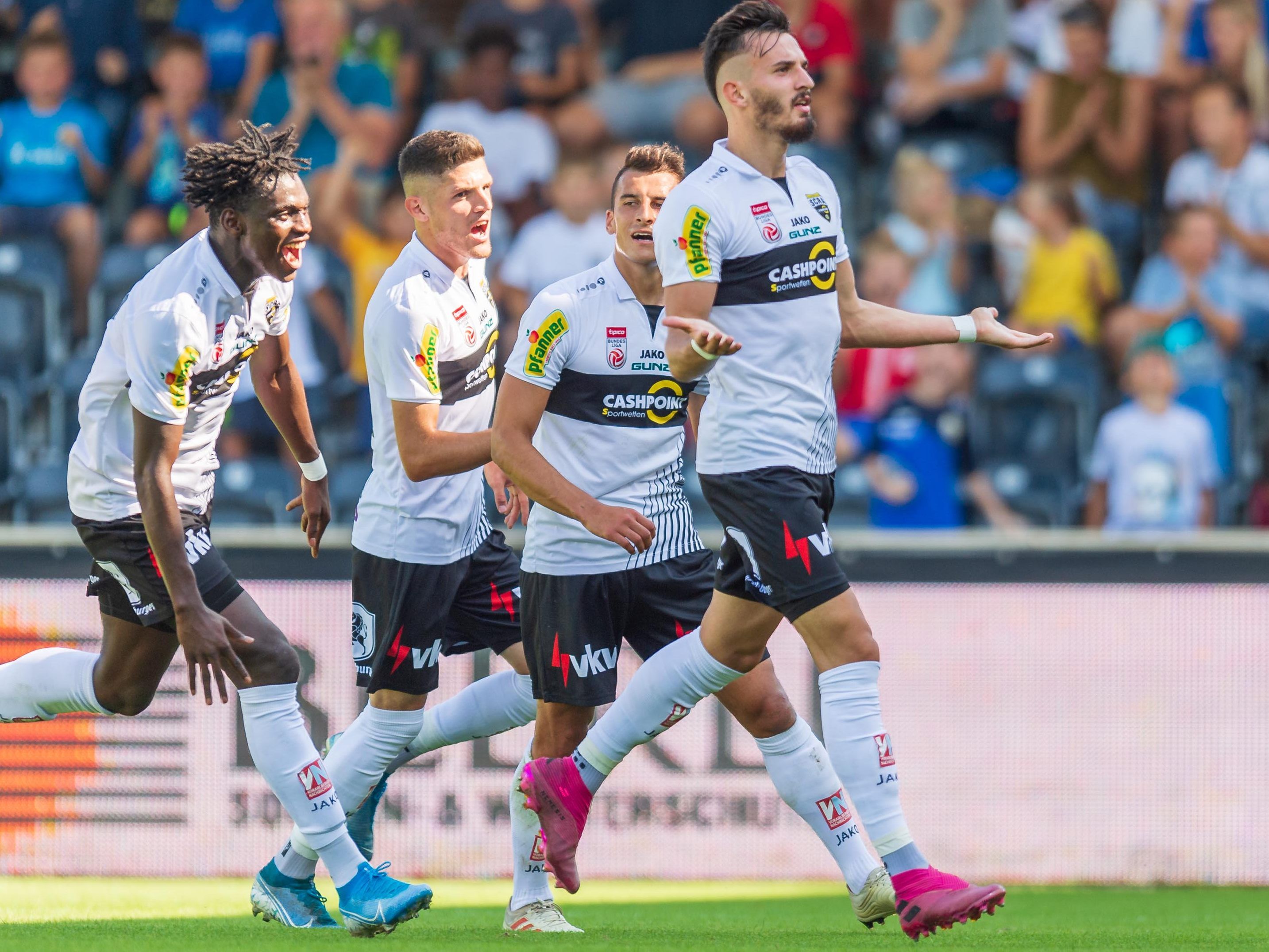 Altach-Coach Pstoor fordert Sieg seiner Spieler gegen Mattersburg. Altach-Coach Pstoor fordert Sieg seiner Spieler gegen Mattersburg.